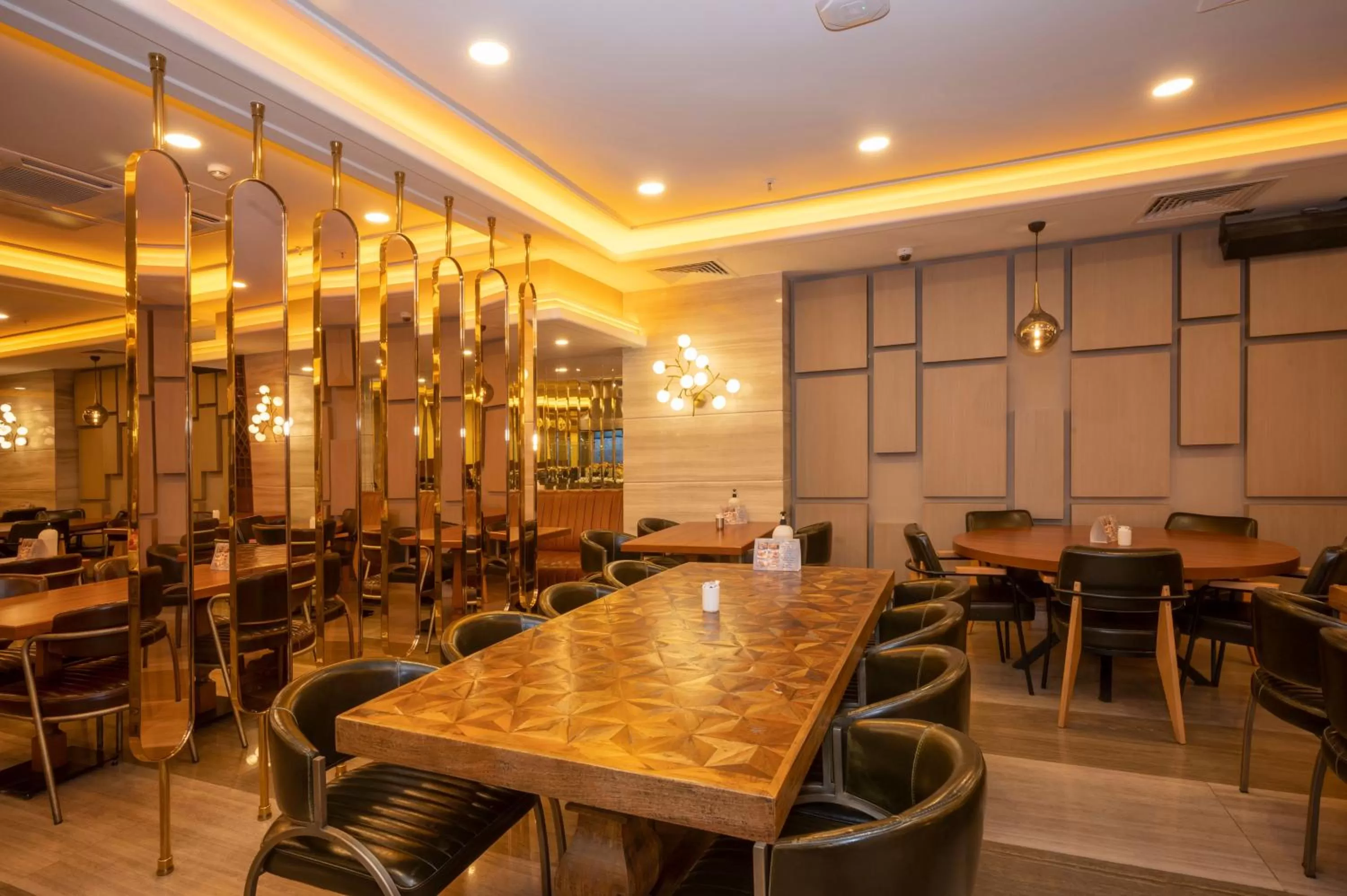 Restaurant/places to eat in Ramada By Wyndham Istanbul Pera Taksim