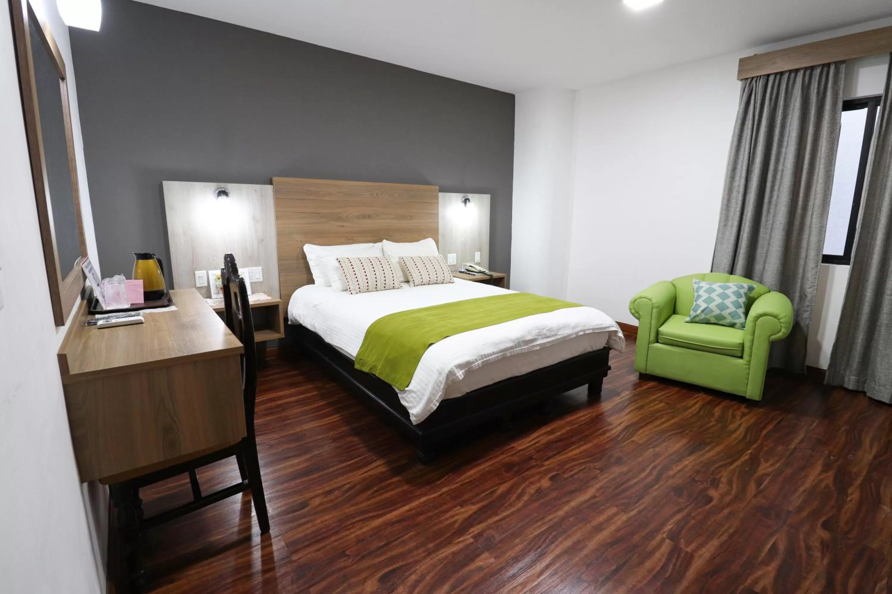 Bed in Hotel Puerta del Sol