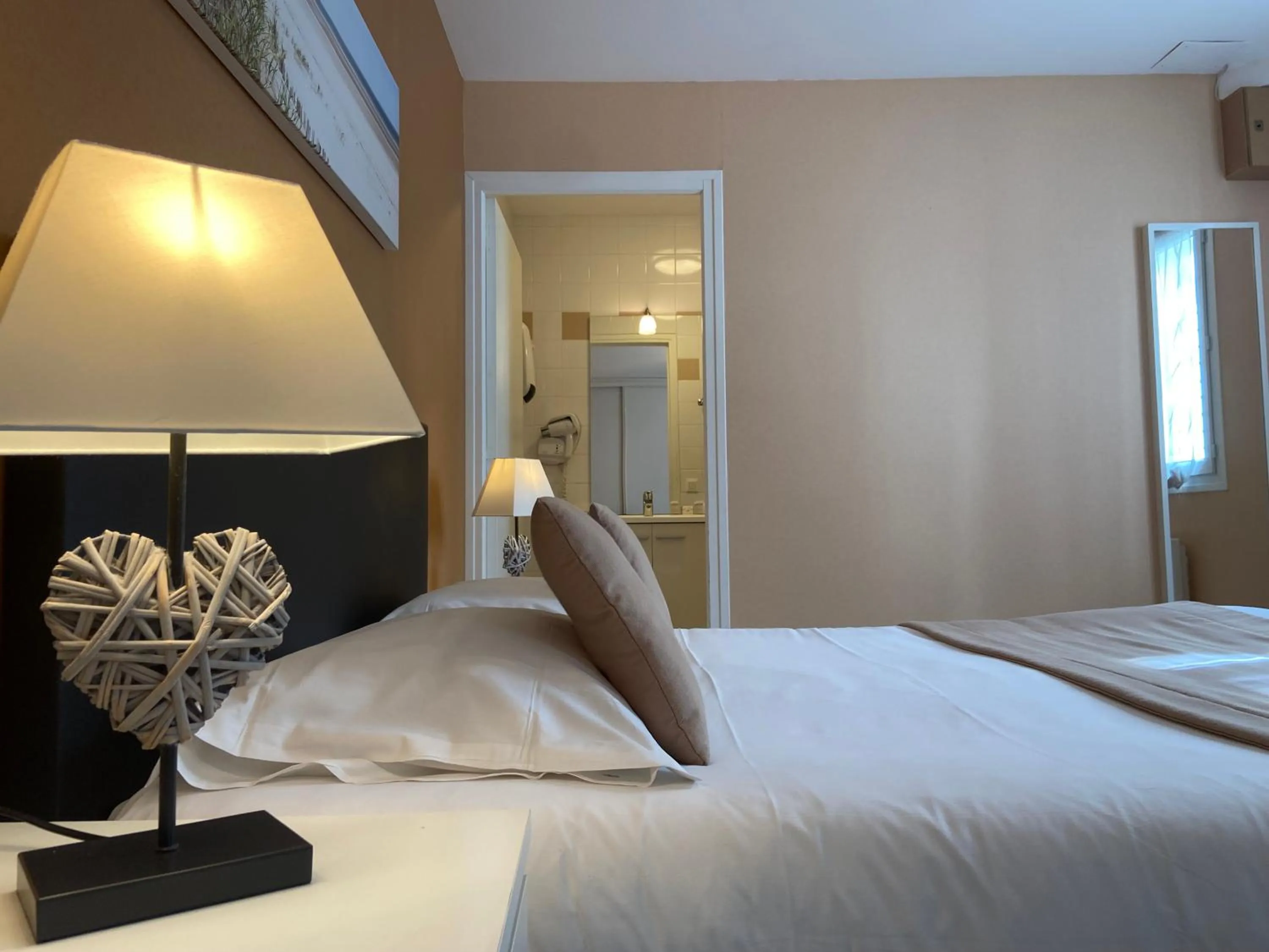 Bed in Hôtel de la Plage