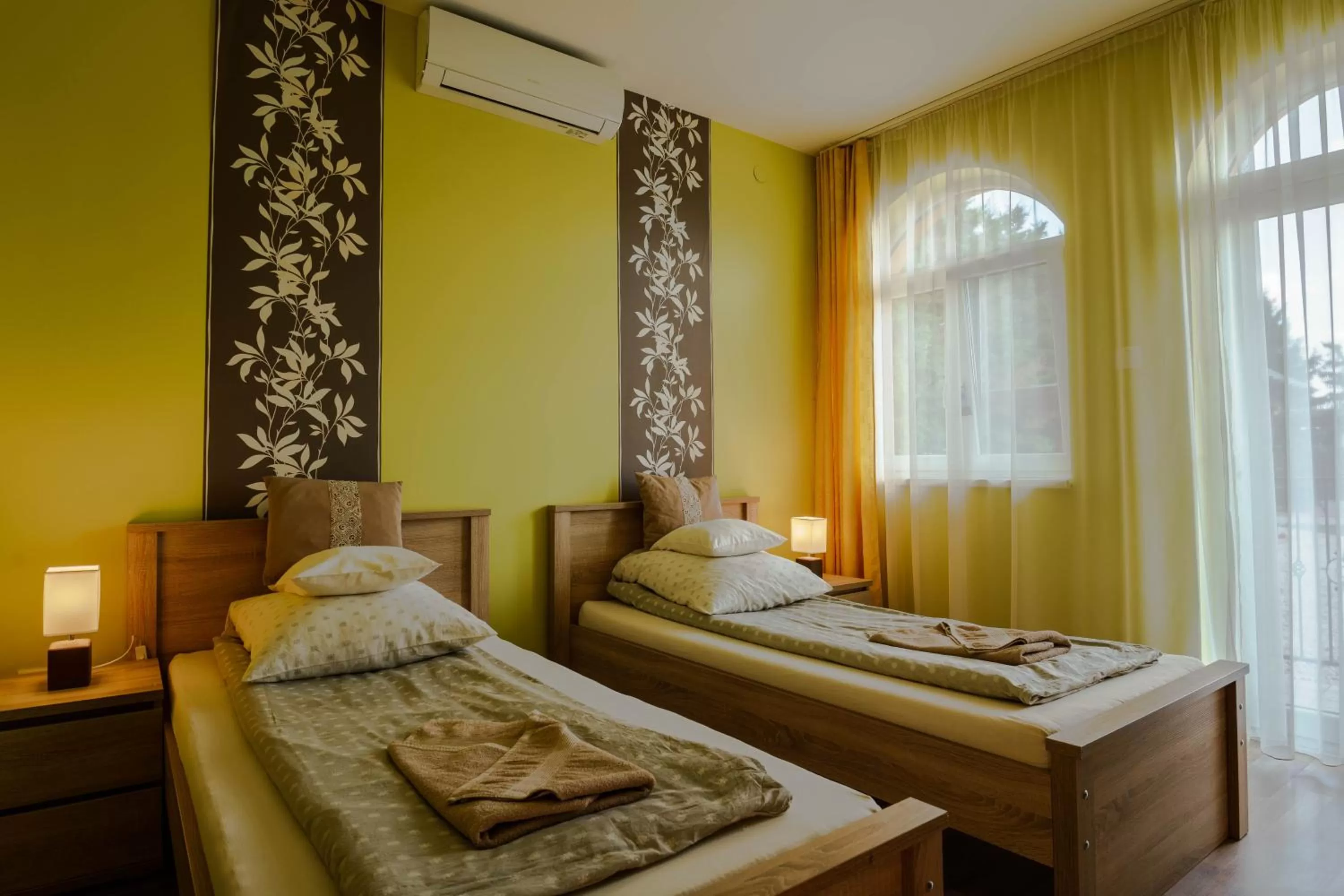 Bed in Garden Vendégház Makó