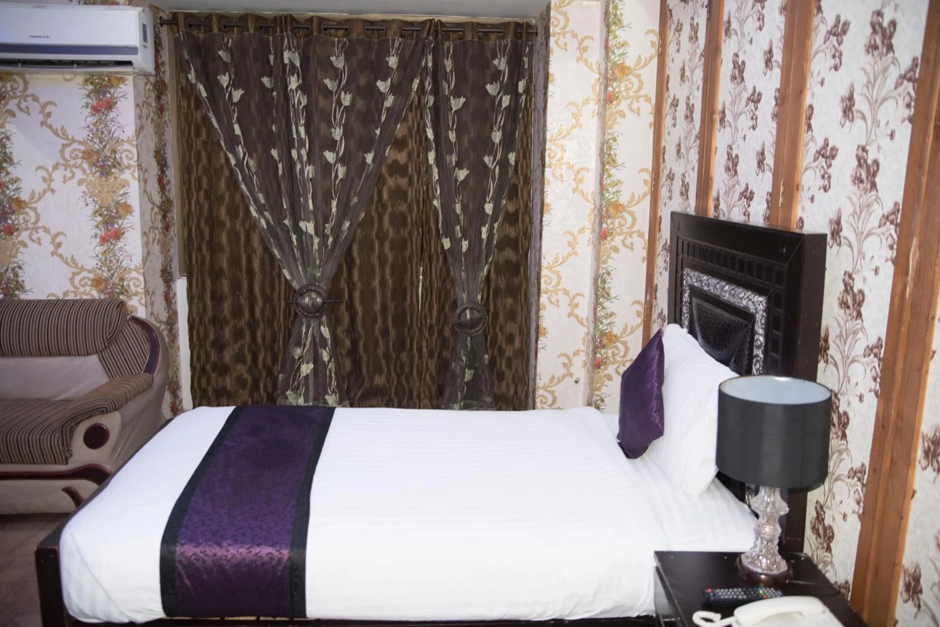 Bedroom in Premier Inn Davis Road Lahore