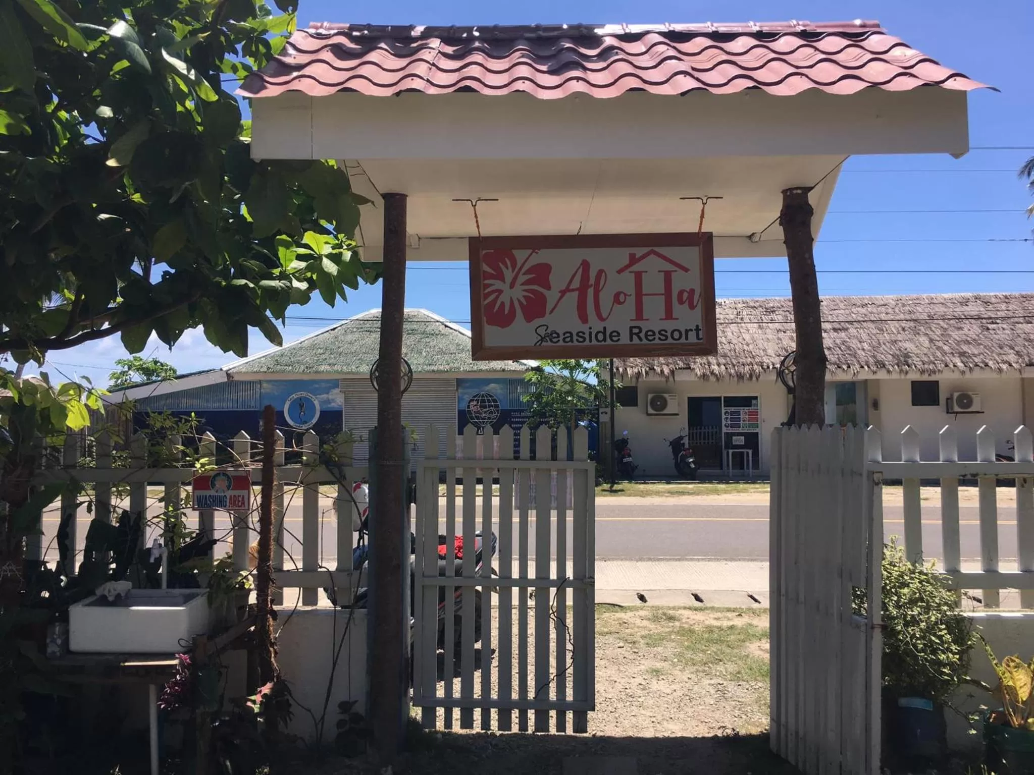 Facade/entrance in Aloha Seaside Resort
