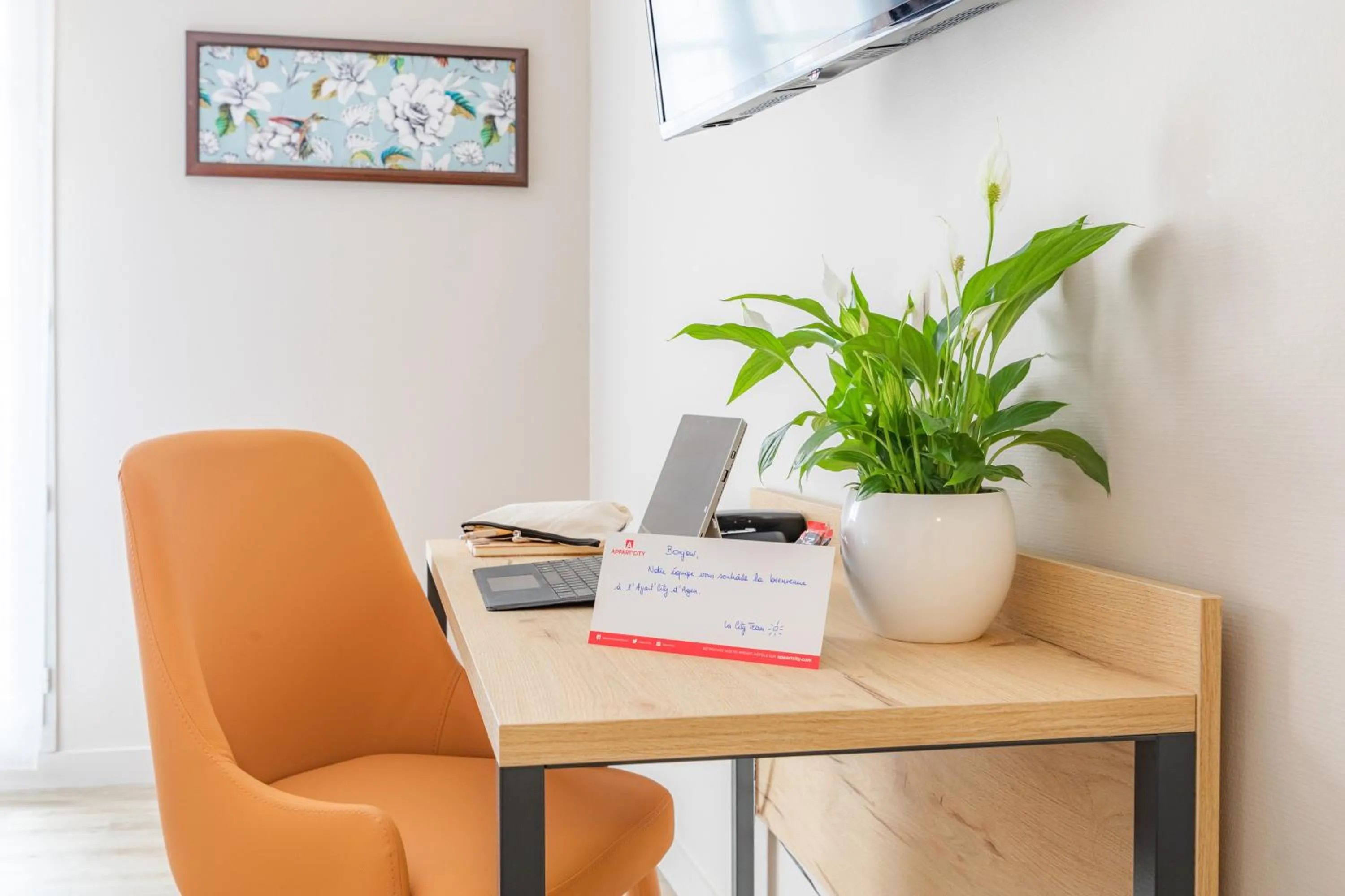 Seating area in Appart'City Confort Agen Centre