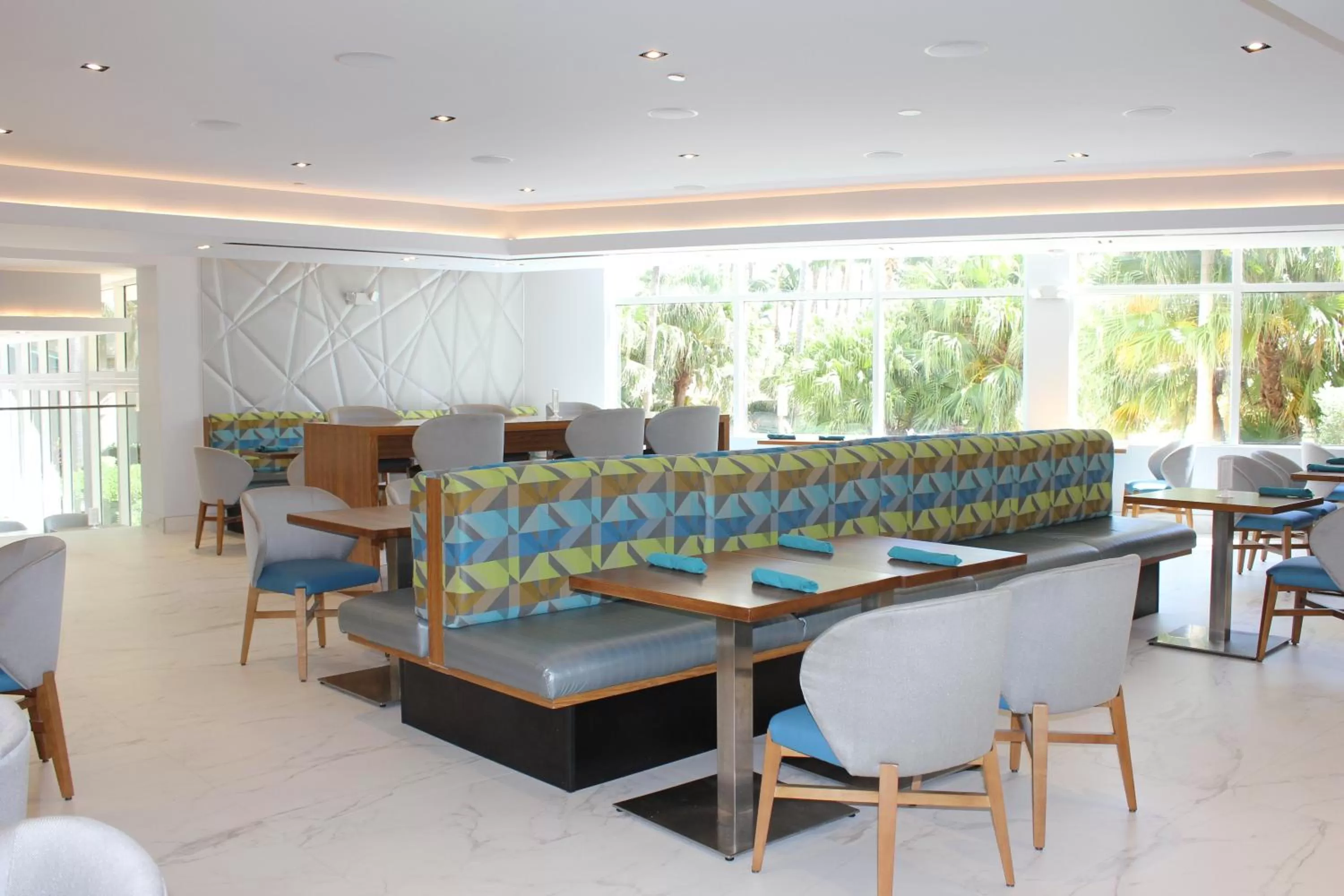 Restaurant/places to eat in Holiday Inn Miami Beach-Oceanfront by IHG