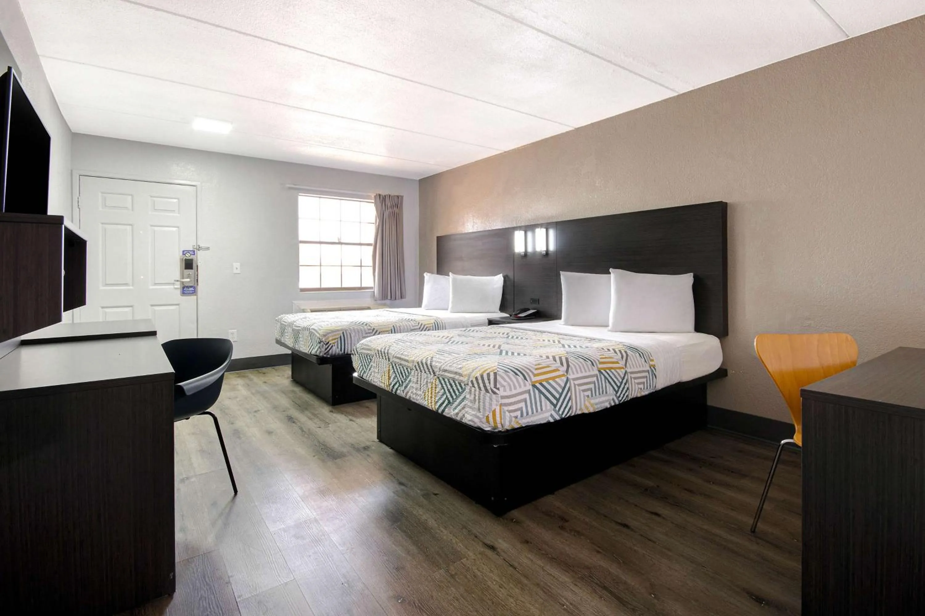 Bedroom, Bed in Motel 6-San Antonio, TX - Northwest Medical Center
