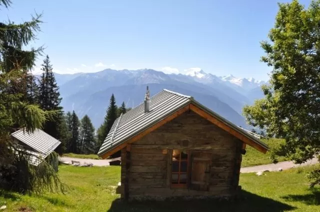 Property Building in Le Mayen de Colombire