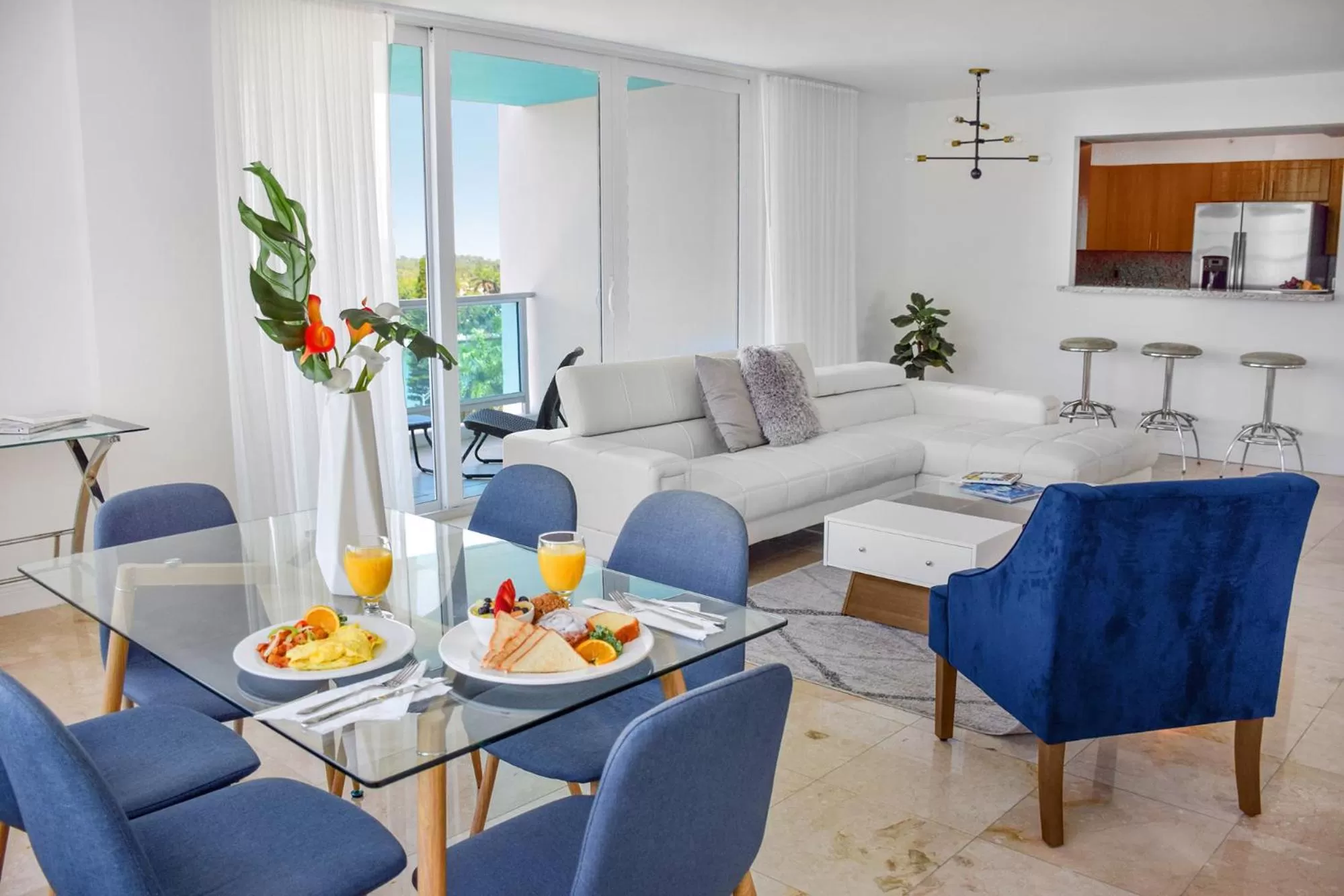 Living room in Seacoast Suites on Miami Beach
