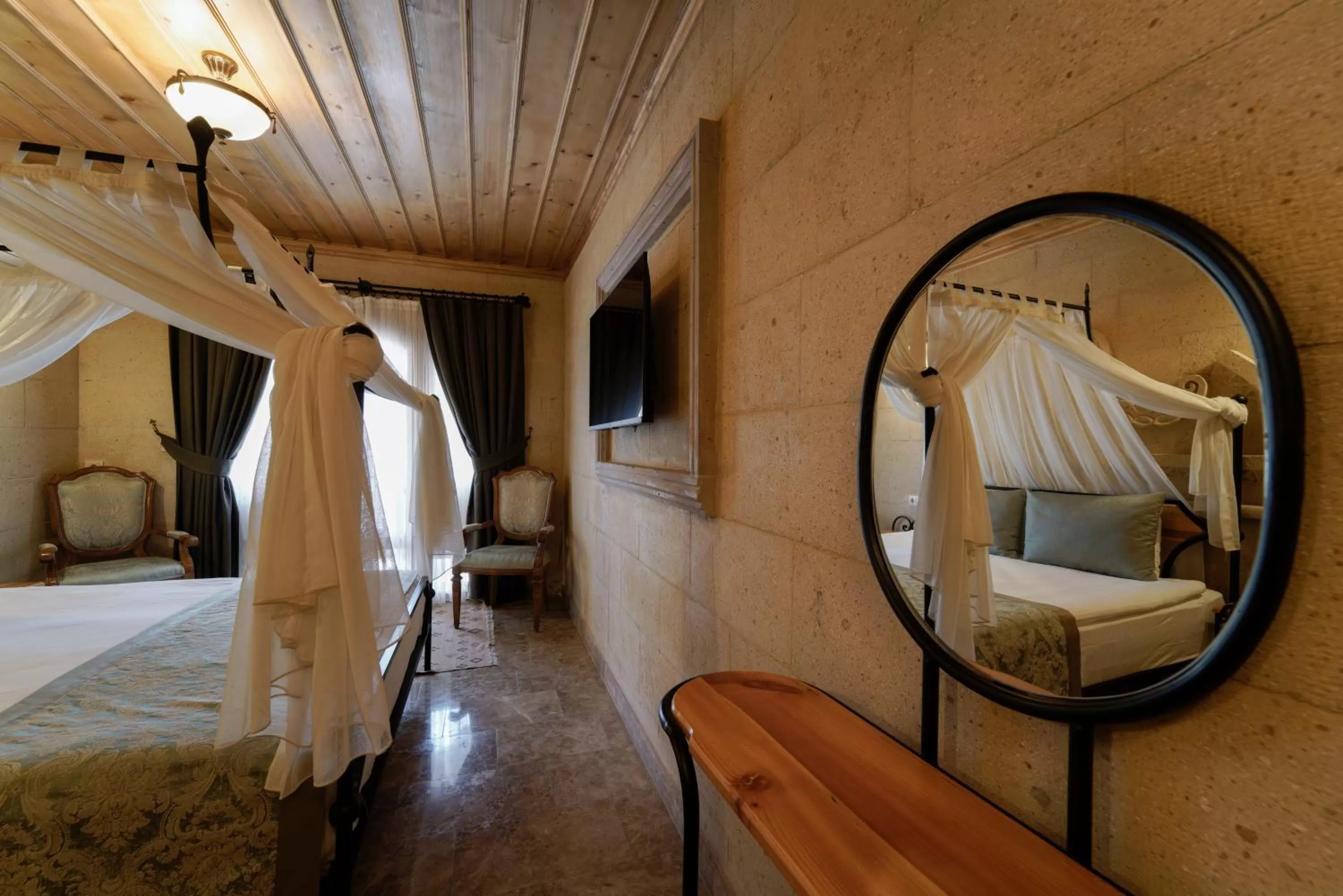 TV and multimedia, Bed in Cratus Stone Palace