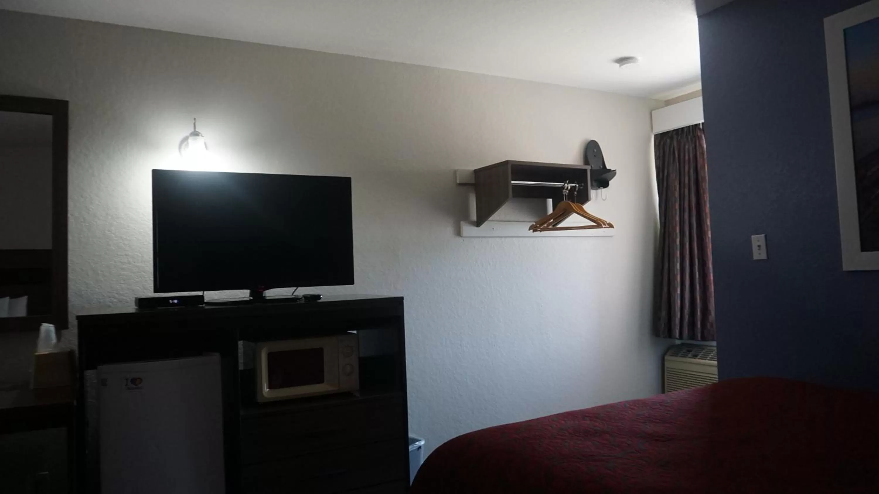 TV and multimedia, Bed in La Villita Inn