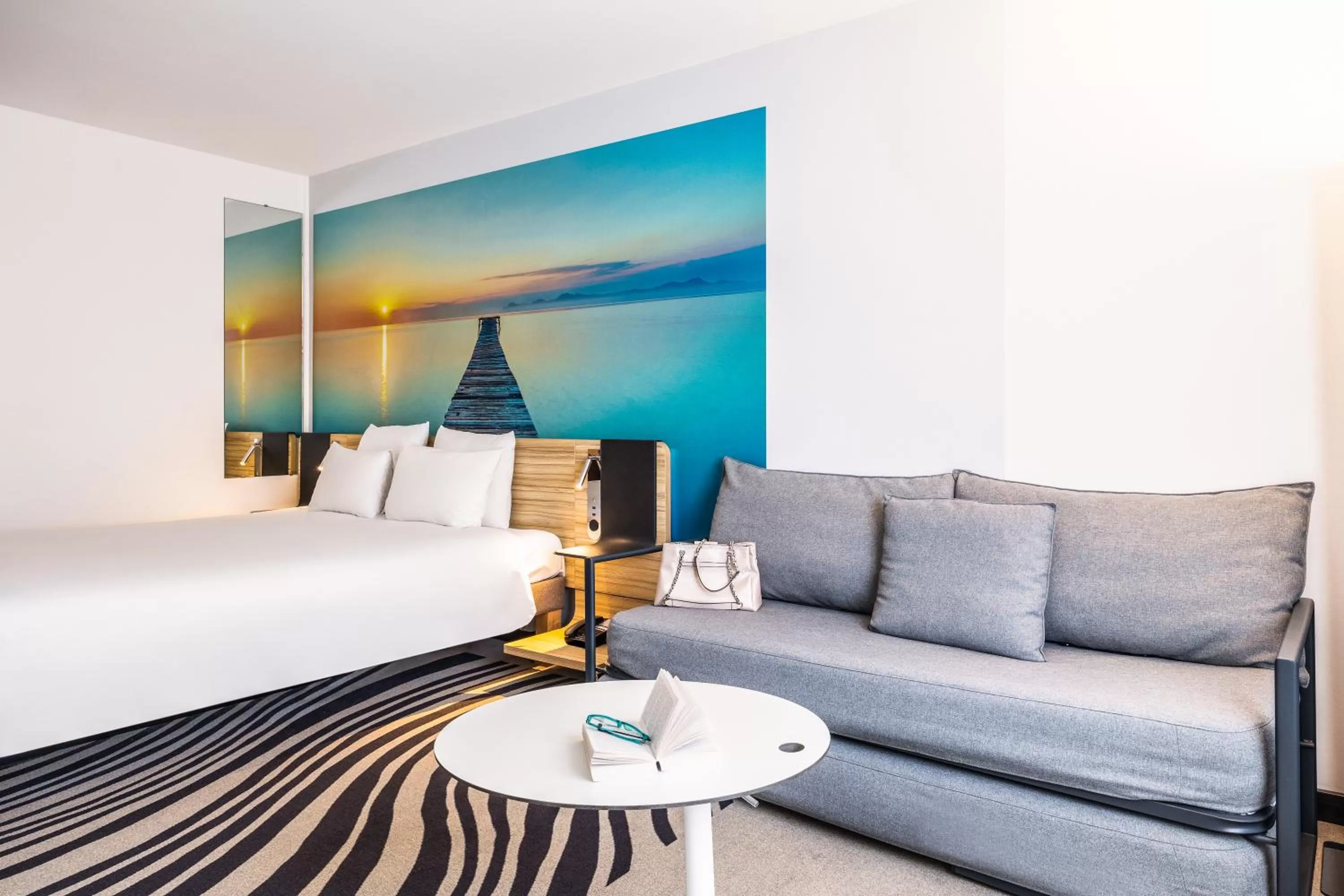 Bed in Hotel Novotel Brussels Off Grand Place