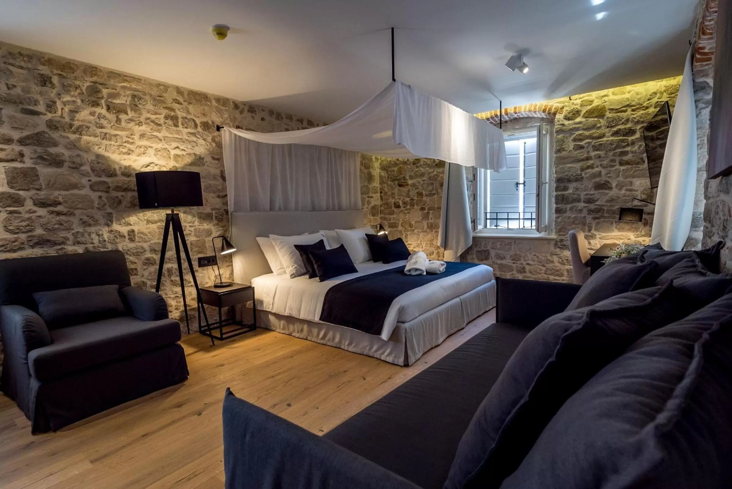 Seating area, Bed in Murum Heritage Hotel