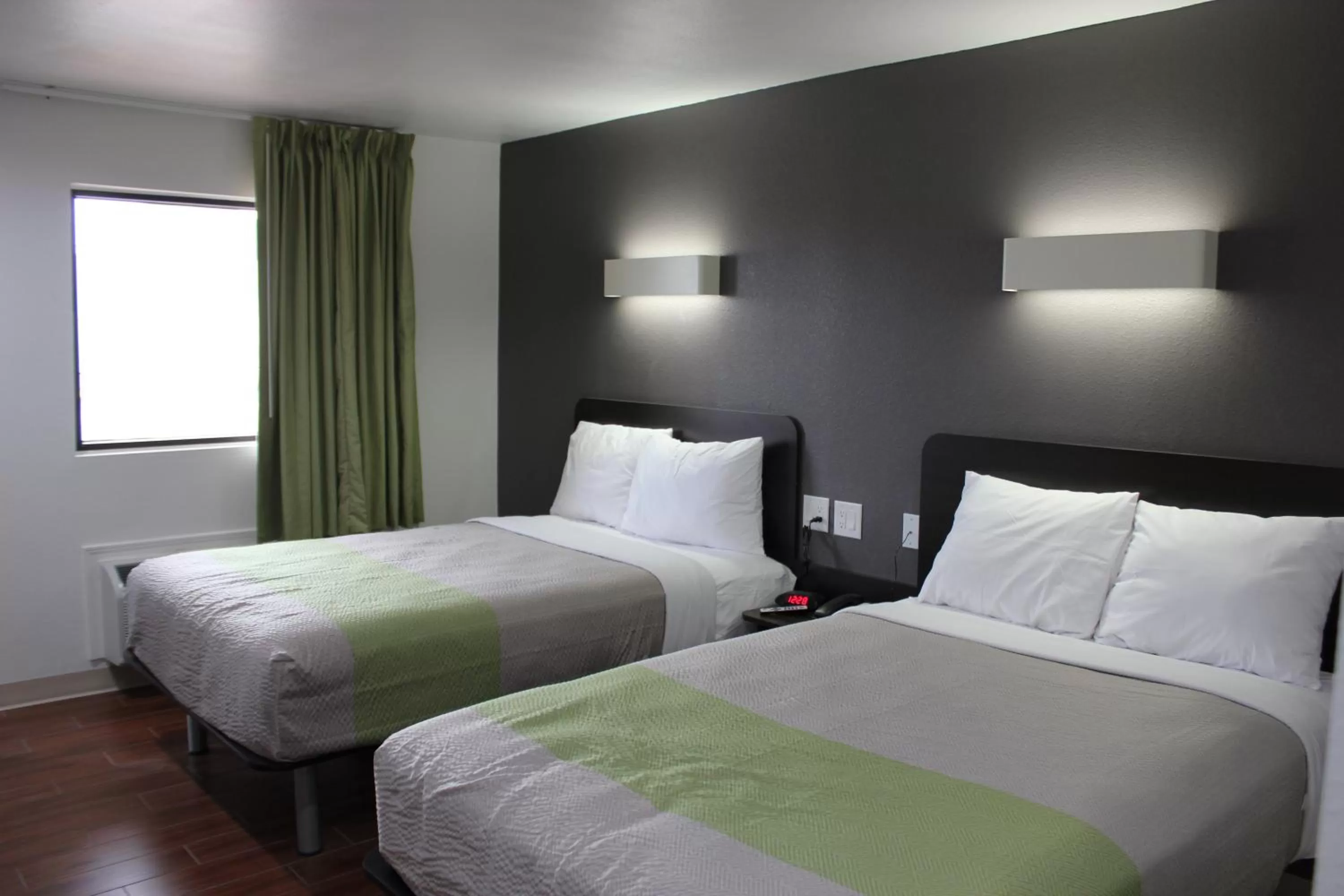 Bedroom, Bed in Studio 6-Houston, TX - East