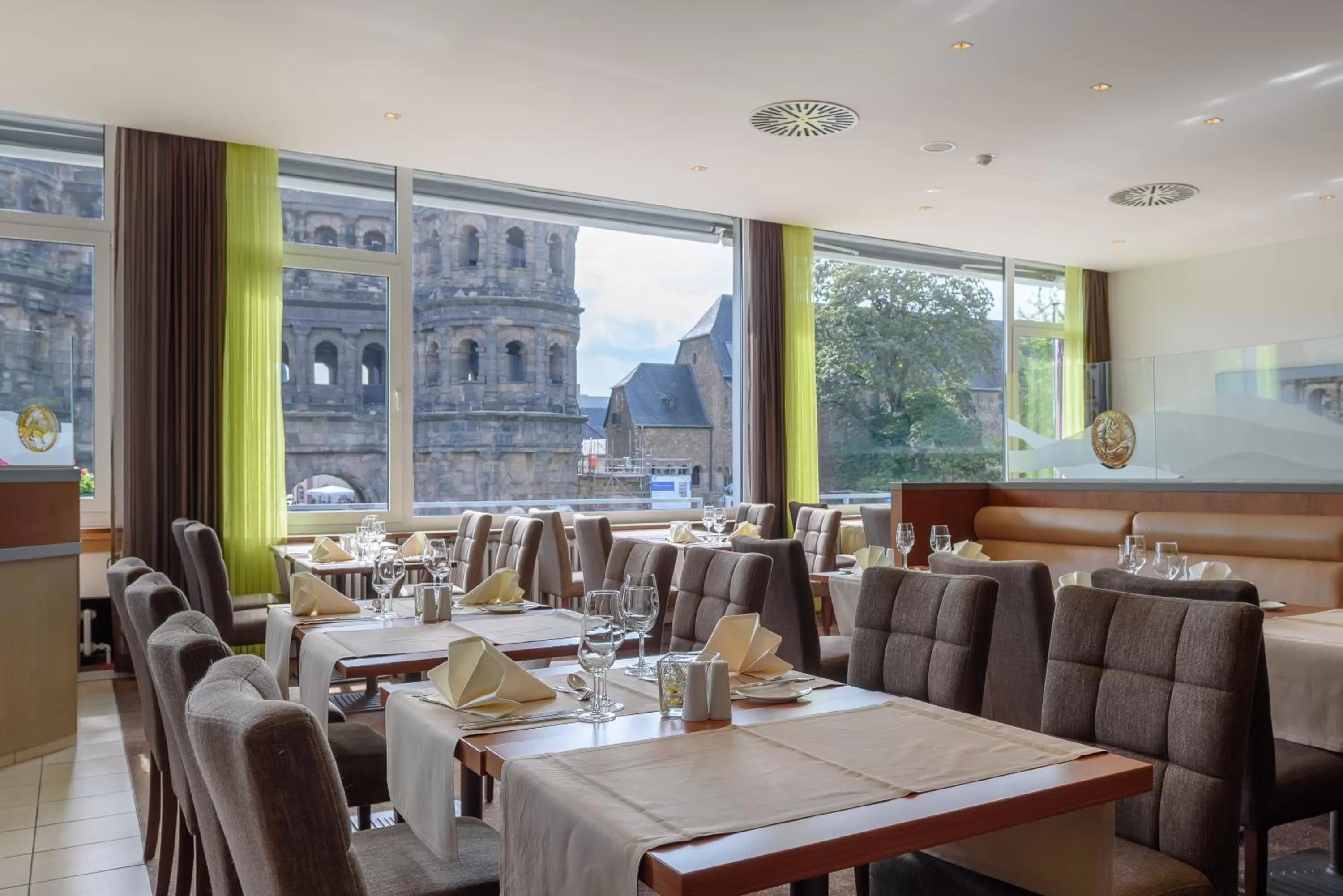 Dining area in Mercure Hotel Trier Porta Nigra