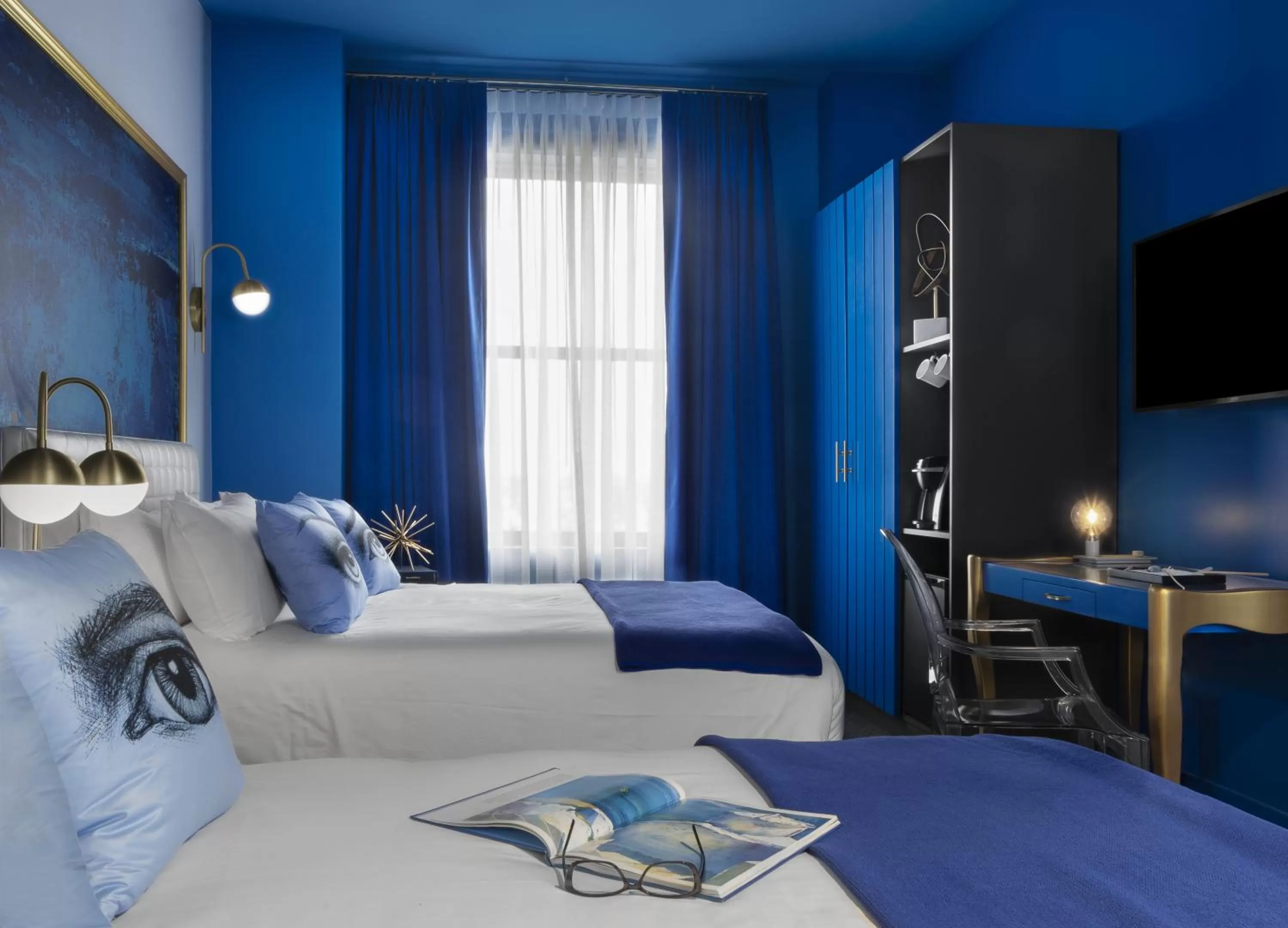 Bedroom, Bed in Angad Arts Hotel St Louis, Tapestry Collection by Hilton