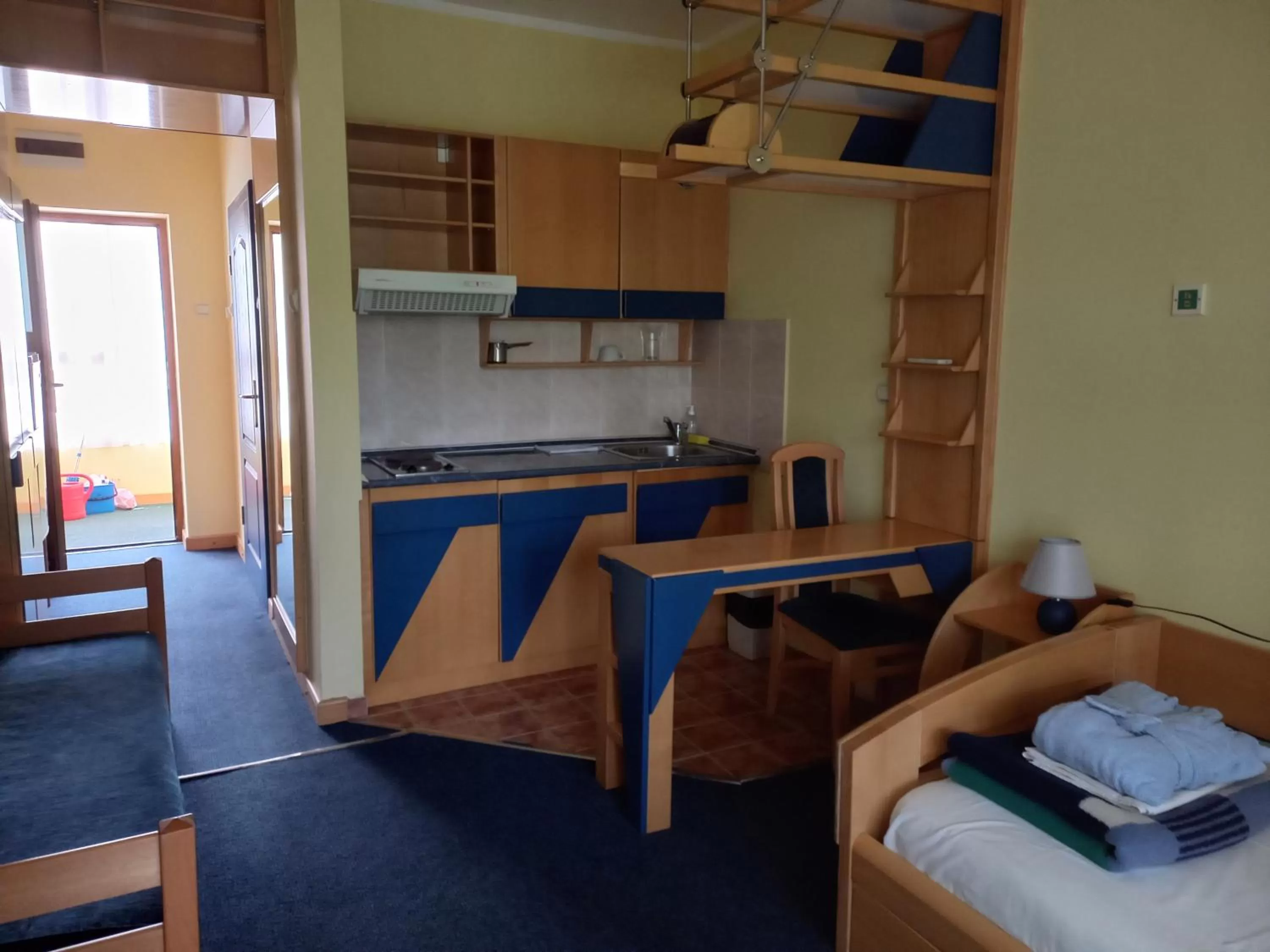 Text overlay in Garni Lupus prenoćište