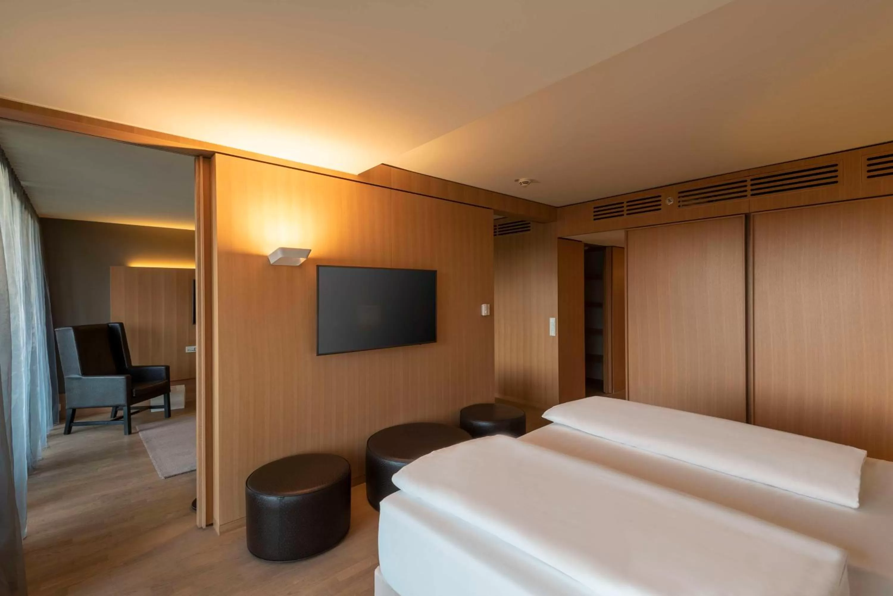 Bedroom, Bed in Doubletree by Hilton Vienna Schonbrunn