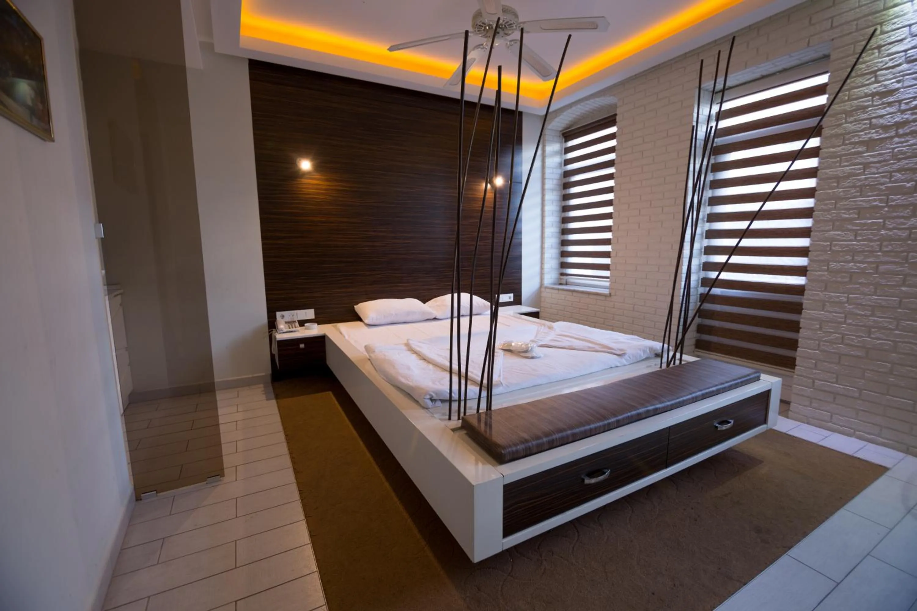 Photo of the whole room, Bed in Element Suites