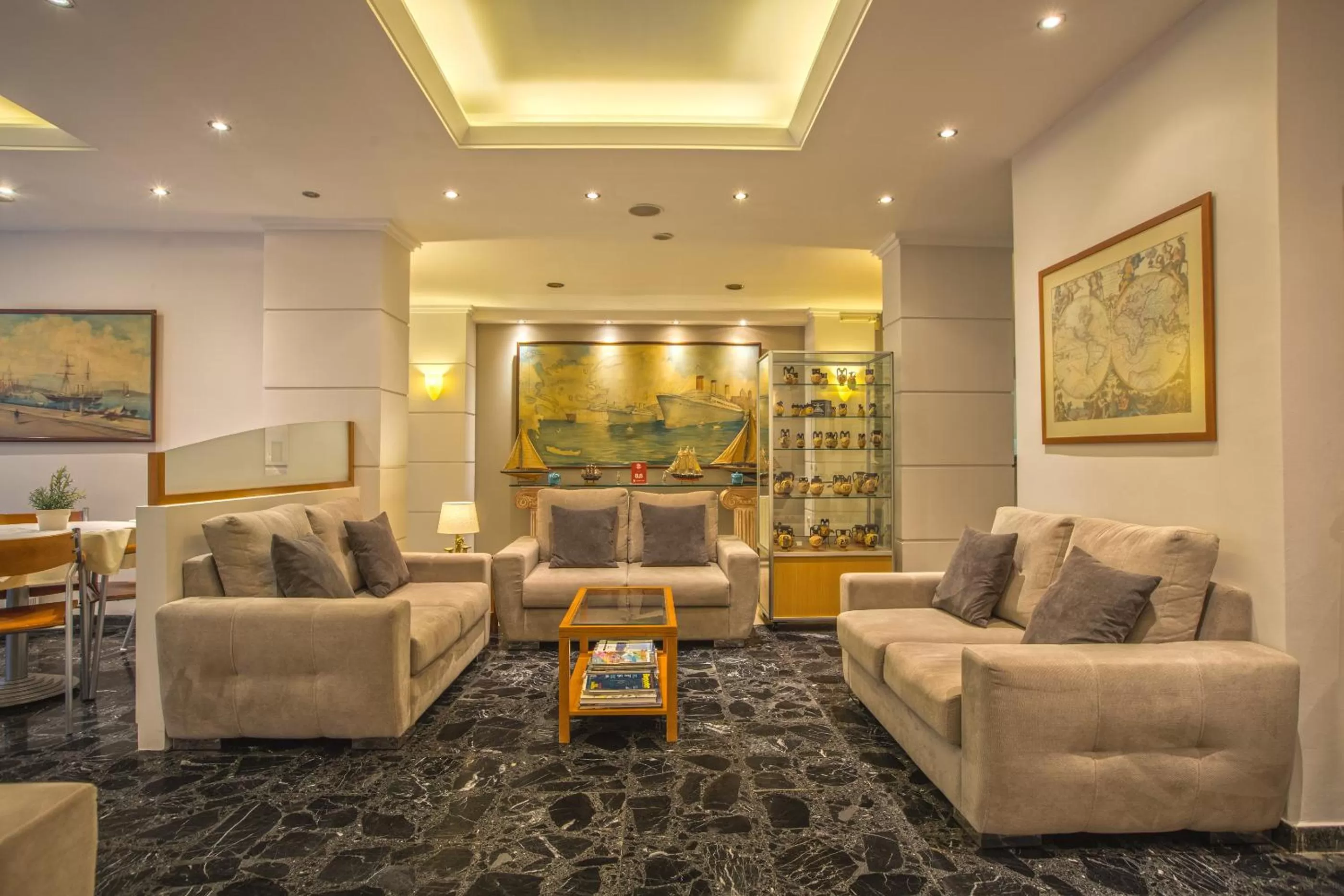 Living room in Lilia Hotel