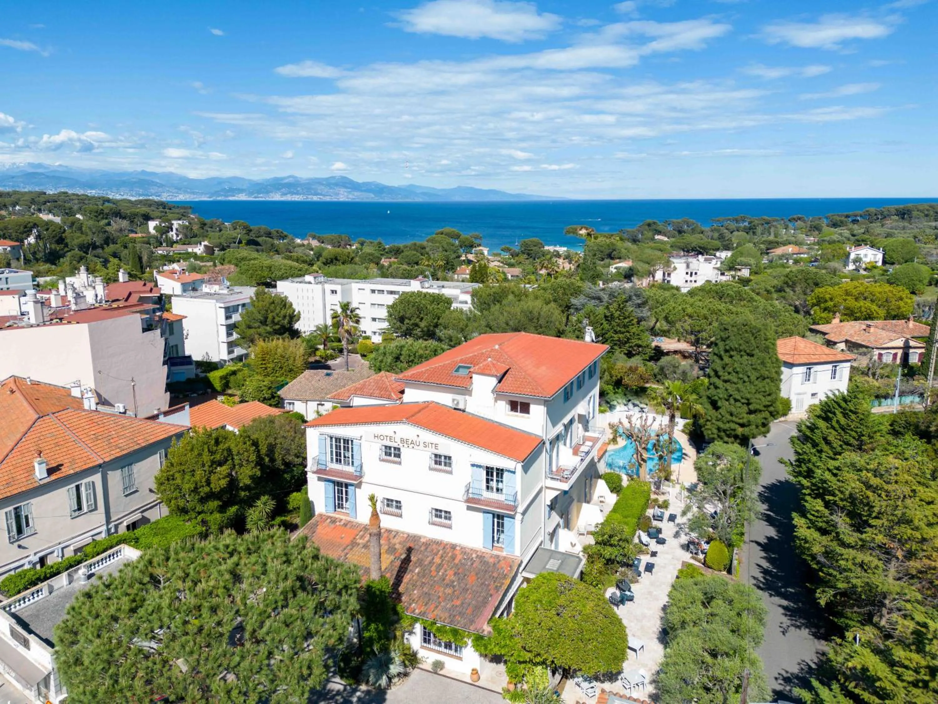 Property building in Hôtel Beau Site - Cap d'Antibes