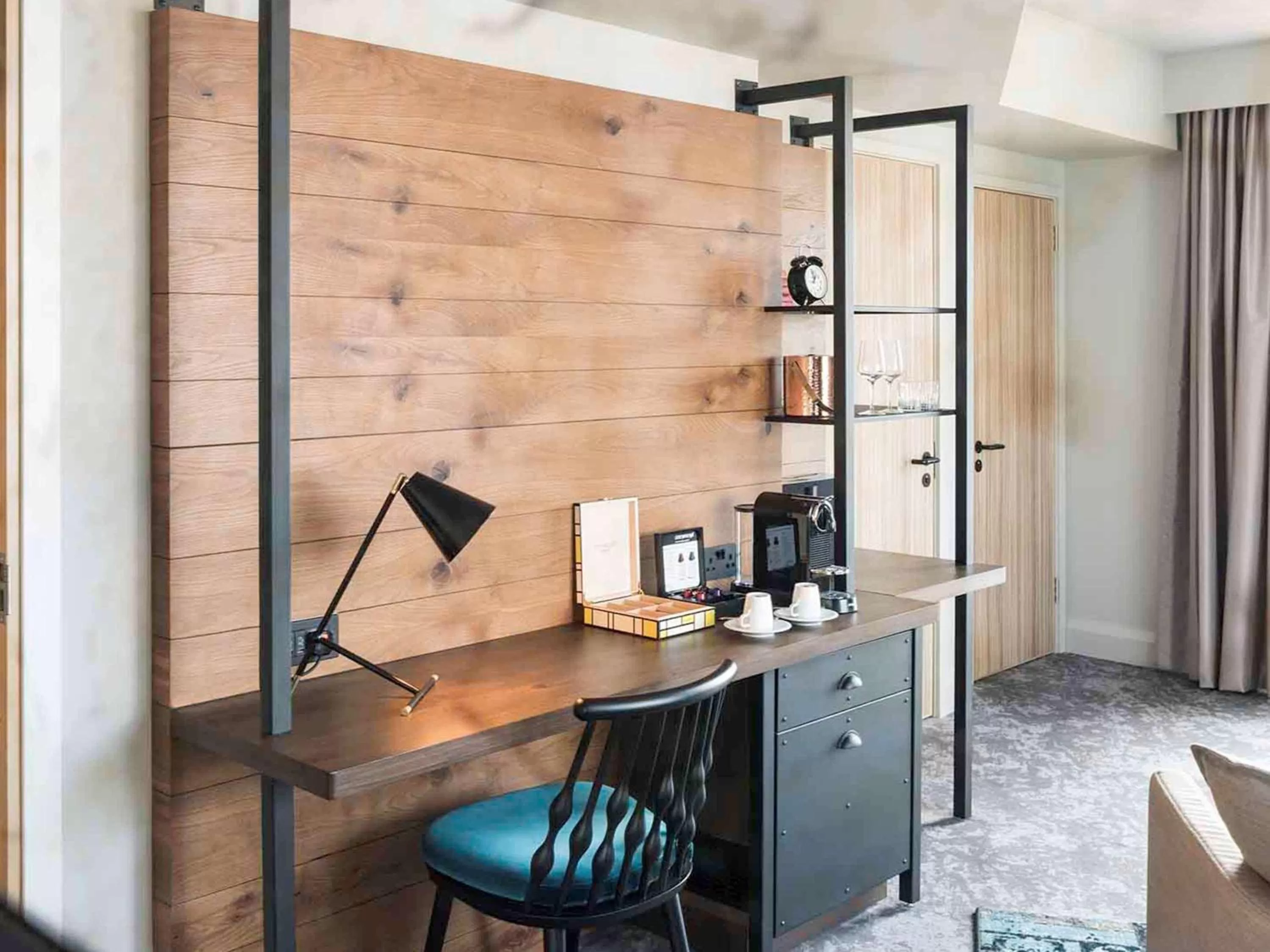 Photo of the whole room in Novotel London Canary Wharf