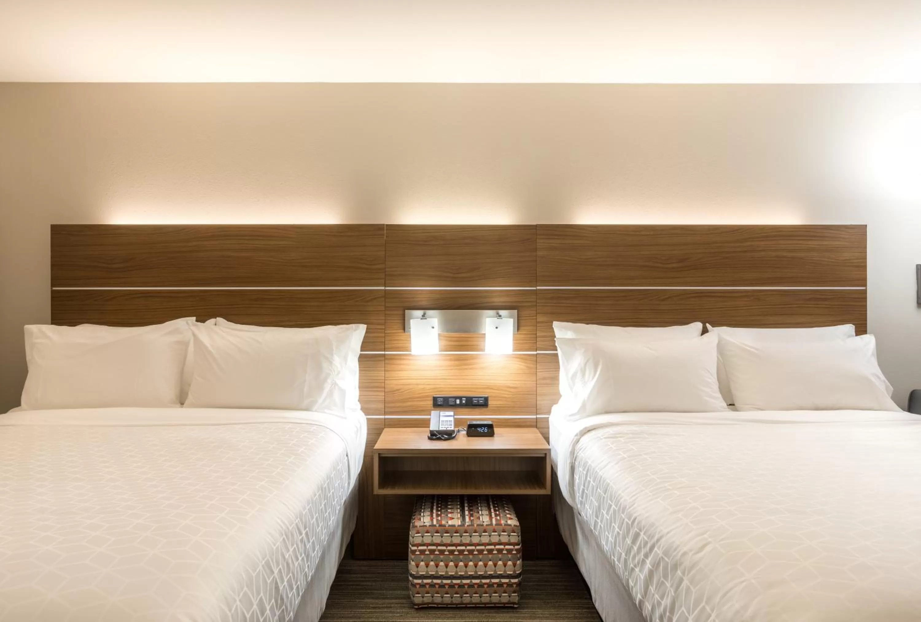 Photo of the whole room, Bed in Holiday Inn Express & Suites Greenville S - Piedmont by IHG