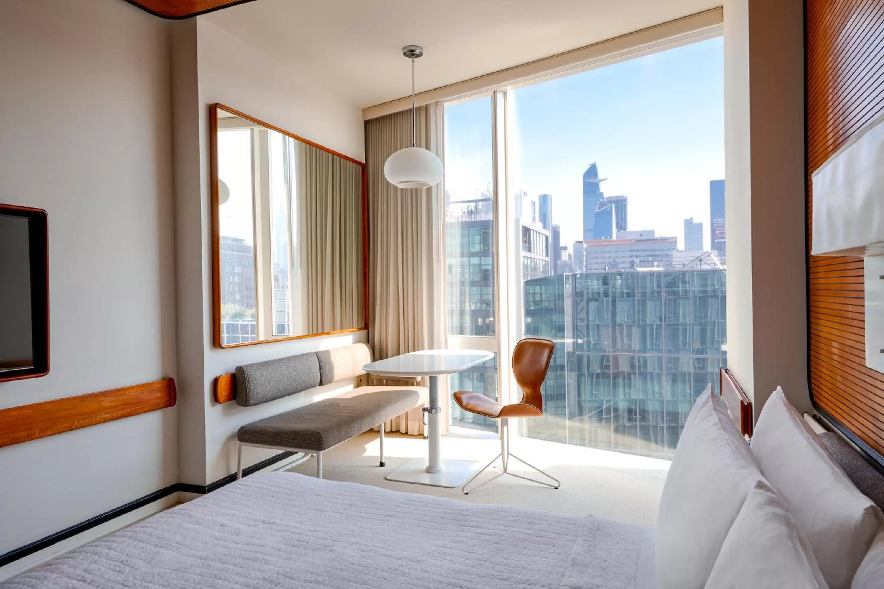 City view, Bed in The Standard, High Line New York