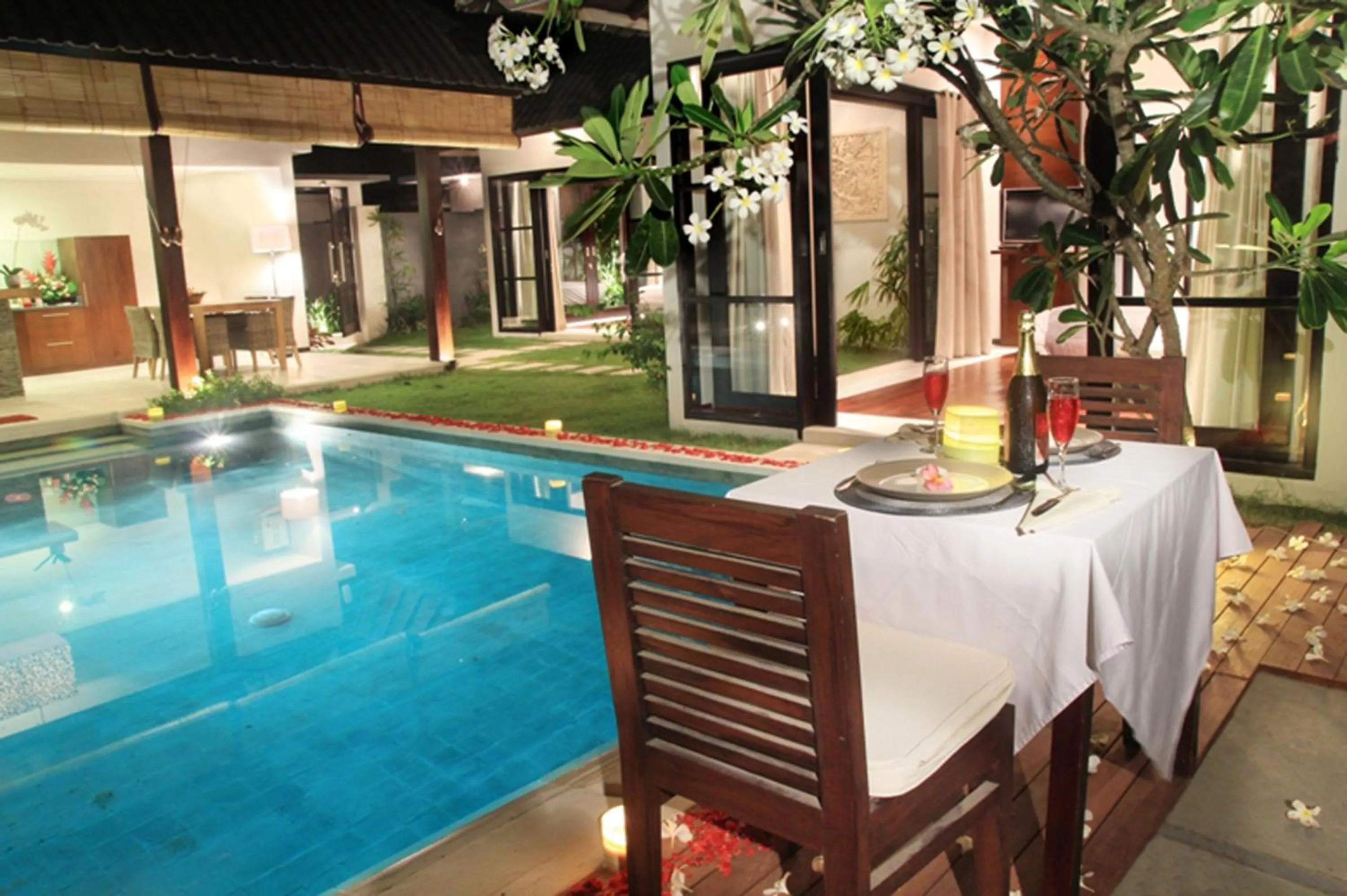 Swimming pool in Katala Suites and Villas
