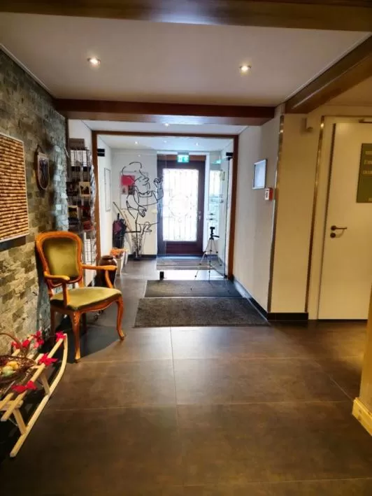 Lobby/Reception in Hotel Lowen by Mastiff