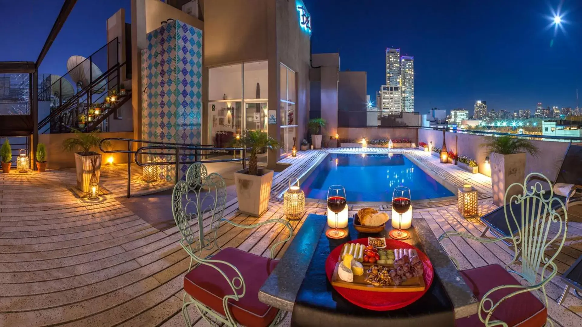 Be Hollywood! Be Hollywood!