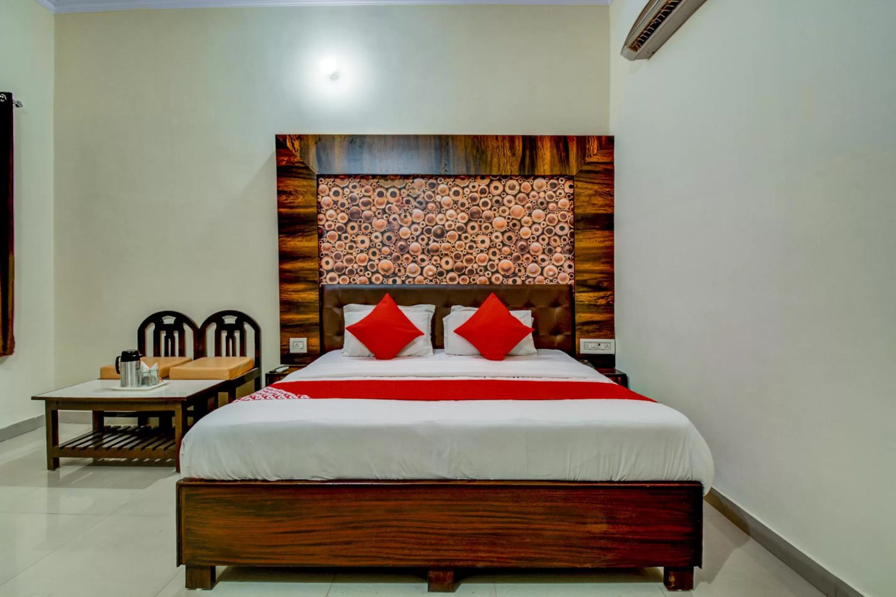 Bed in Hotel Saif Ranthambhore