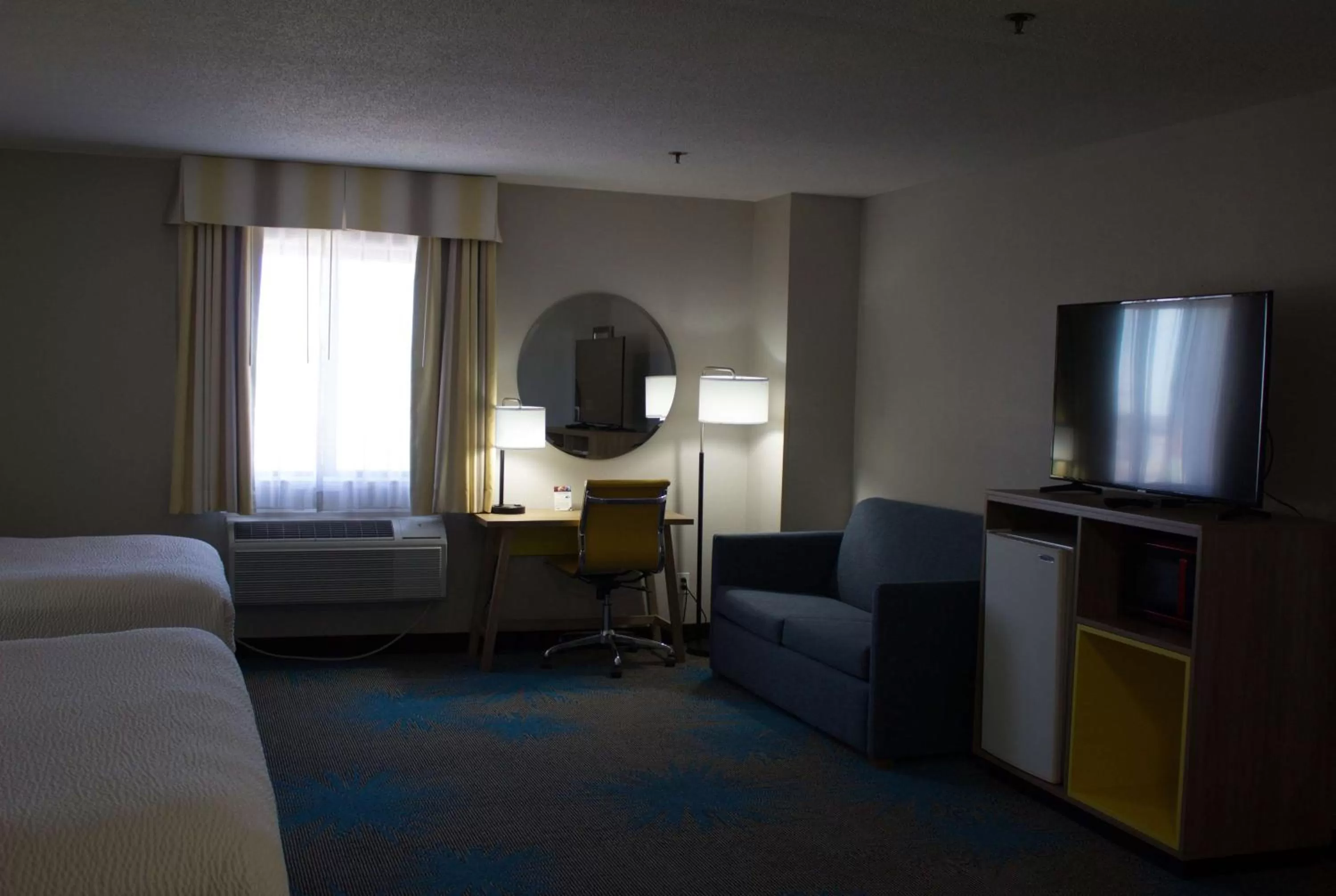Photo of the whole room, Bed in Days Inn by Wyndham Colby