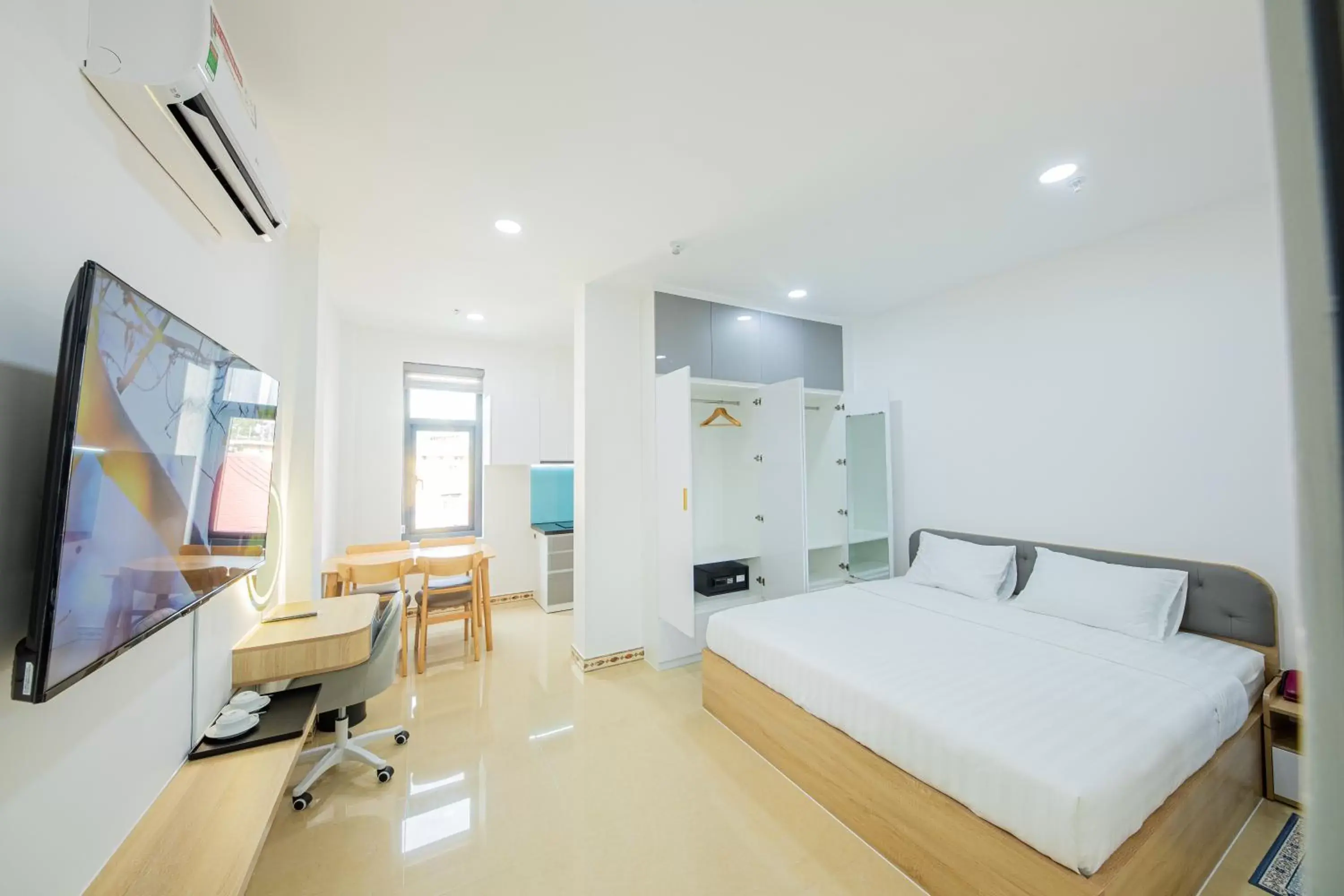 Deluxe King Studio in Chanh Huy Apartments & Hotel Deluxe King Studio in Chanh Huy Apartments & Hotel