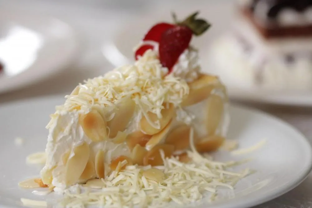 Restaurant/places to eat in Hotel Kaisar