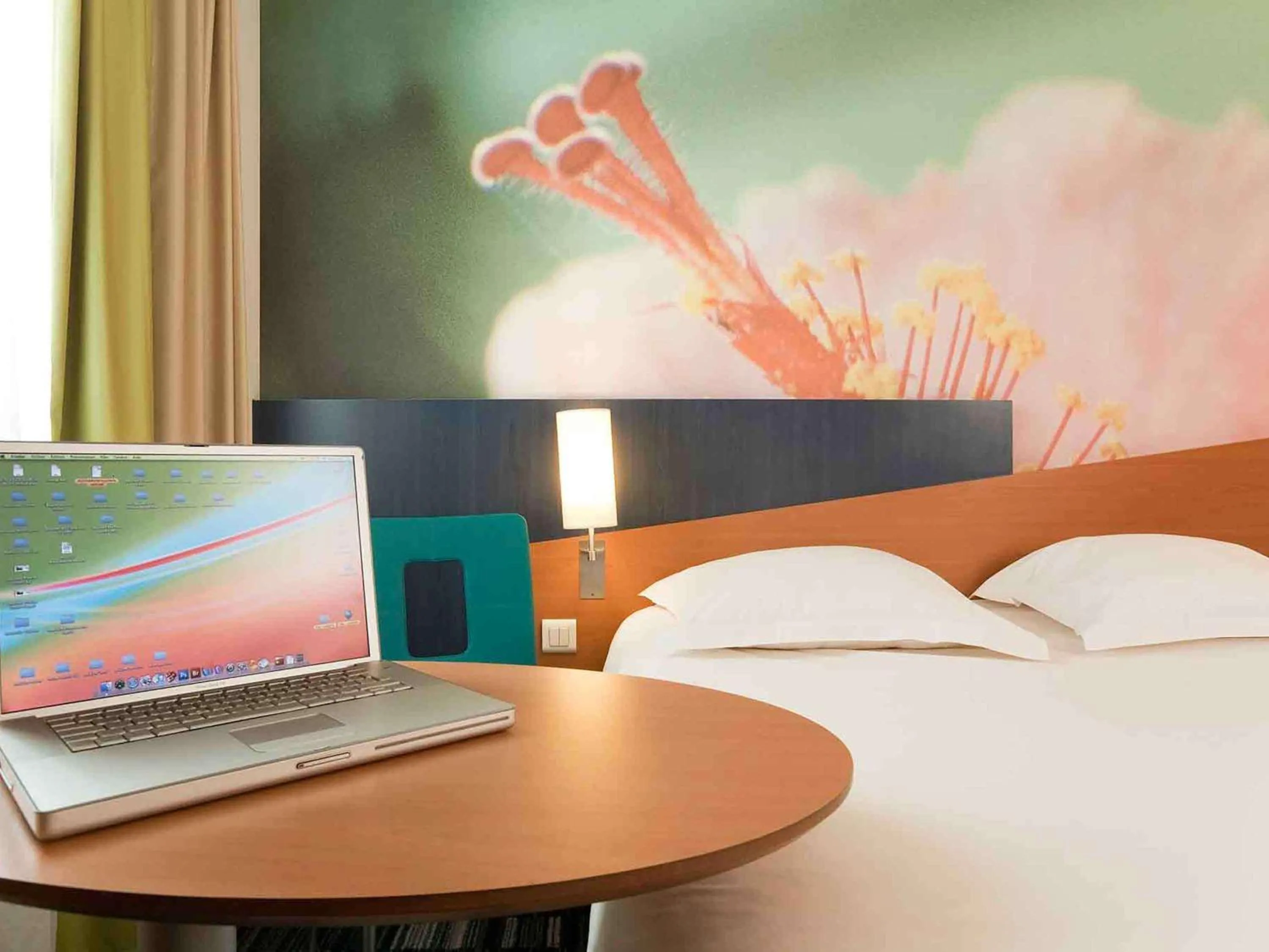 Photo of the whole room, Bed in ibis Styles Orléans