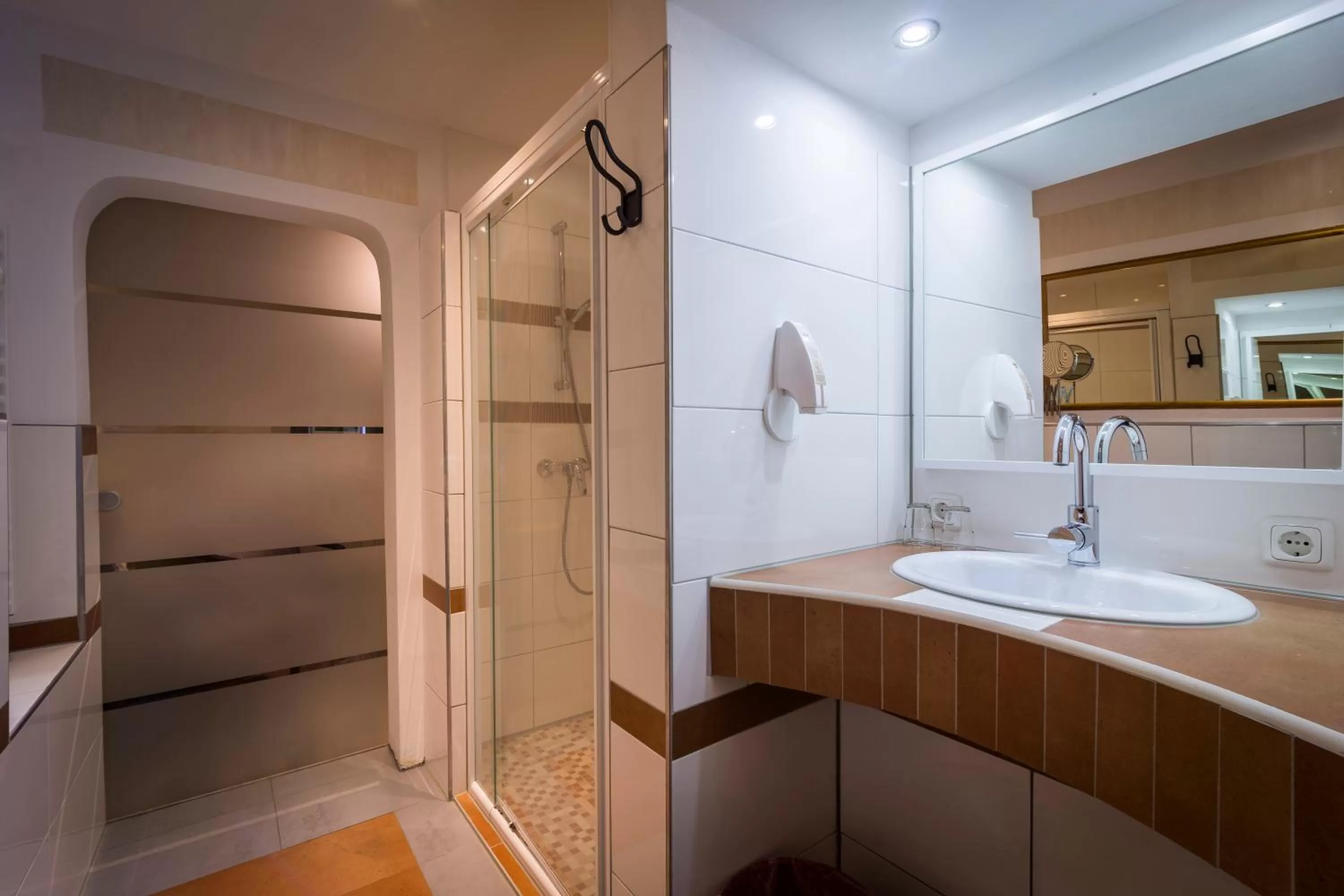 Shower in Hotel am Markt