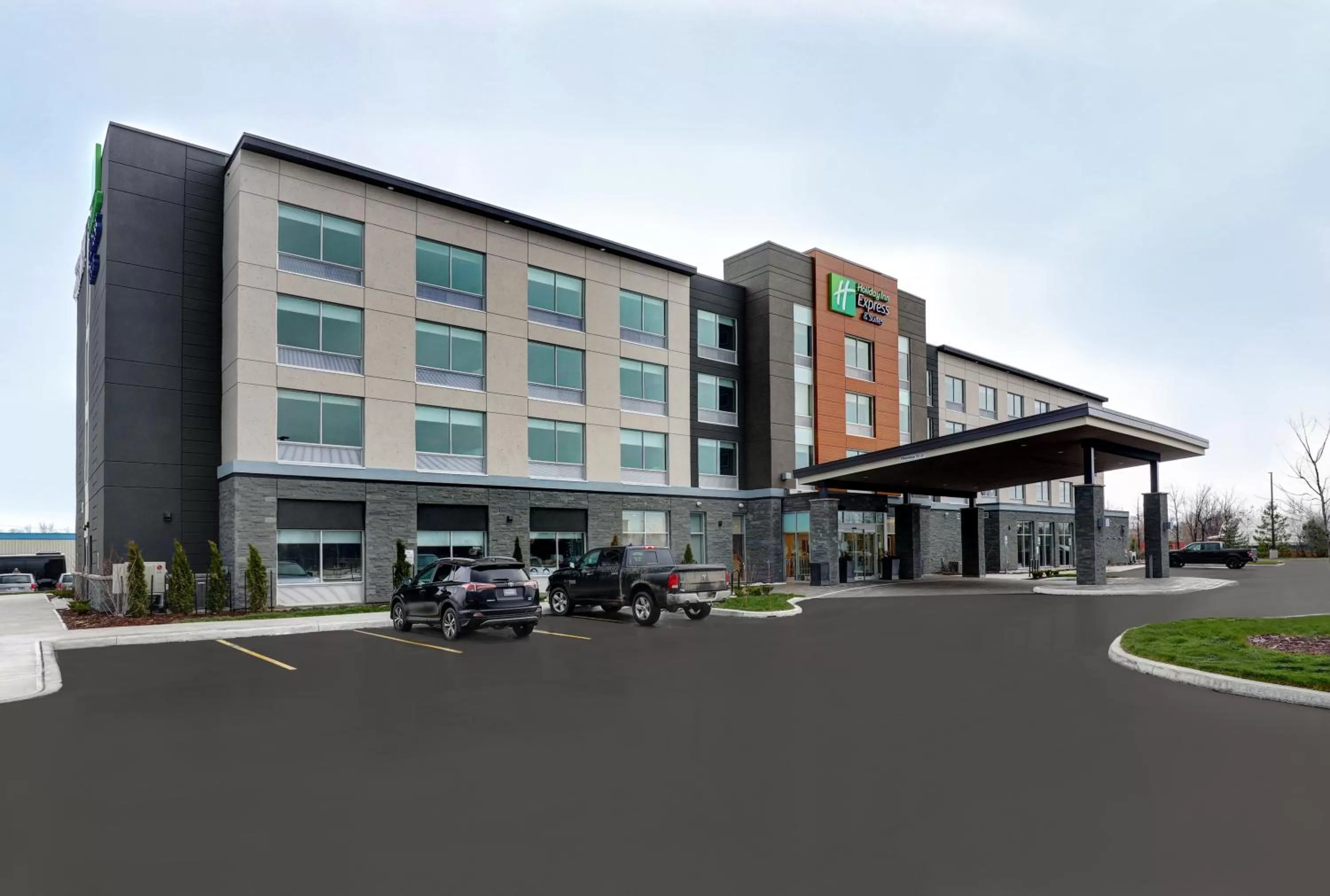 Property building in Holiday Inn Express & Suites - Collingwood