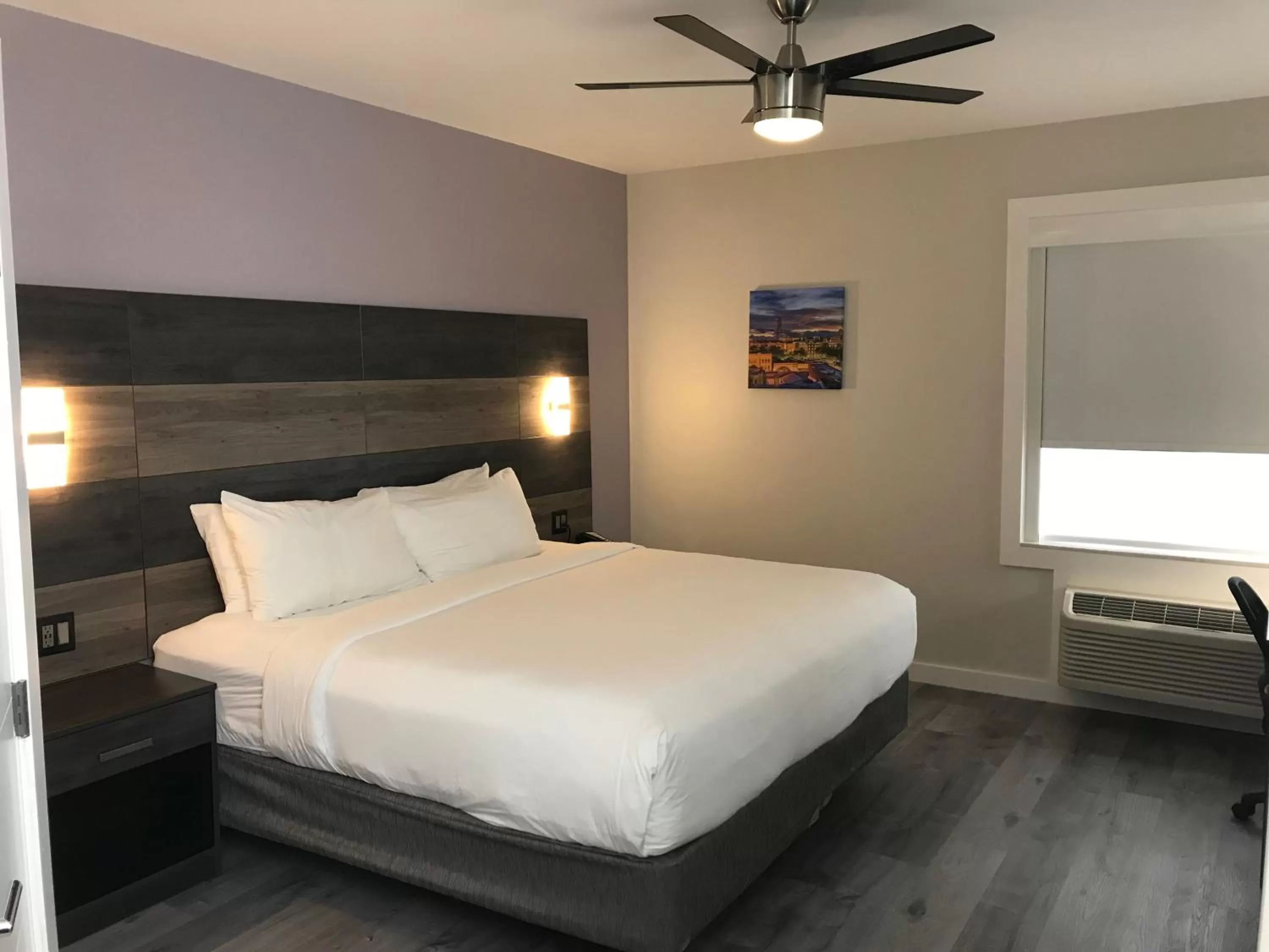 Bed in HoM, A Trademark Collection Hotel