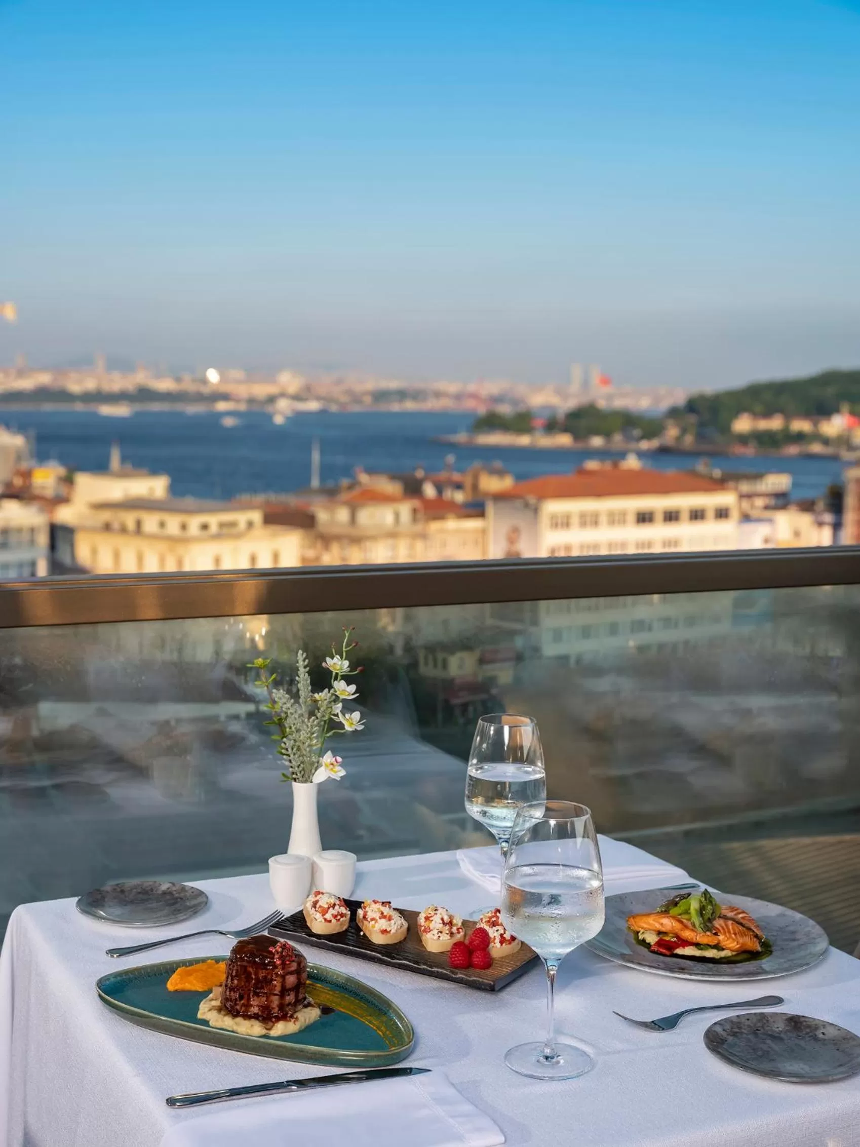 Restaurant/places to eat in Azzap Hotel Galata