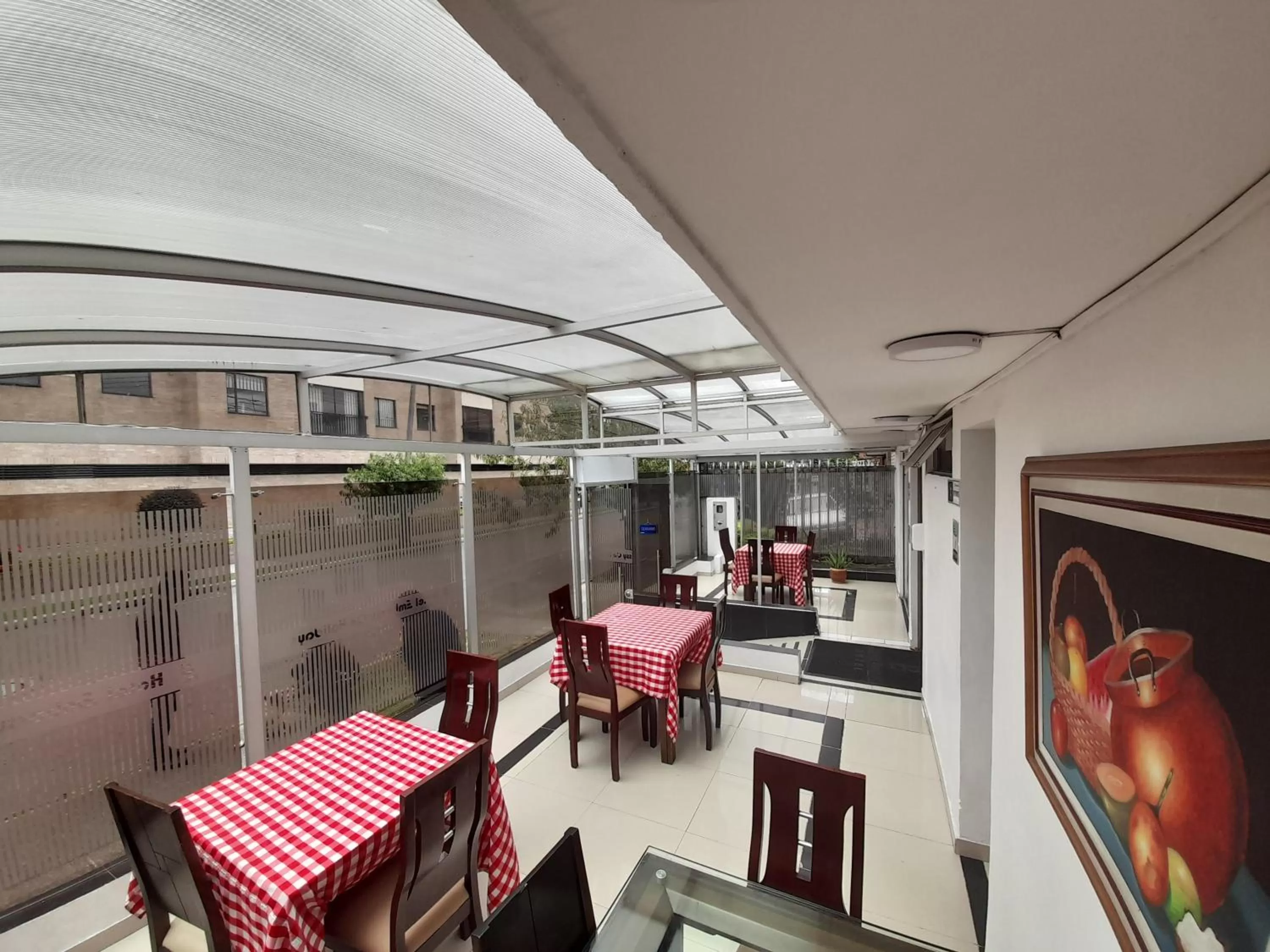 Restaurant/places to eat in Embassy On Holidays