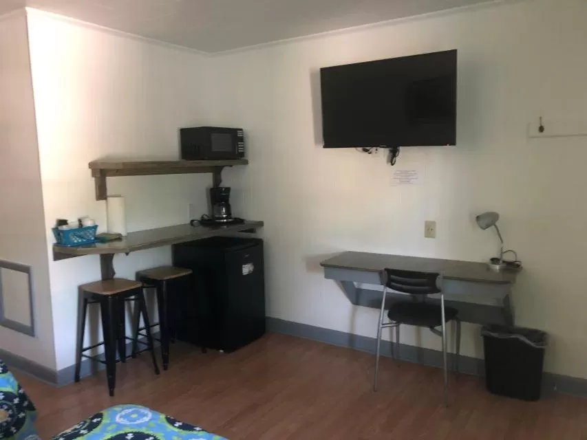 Coffee/tea facilities in Swell Motel