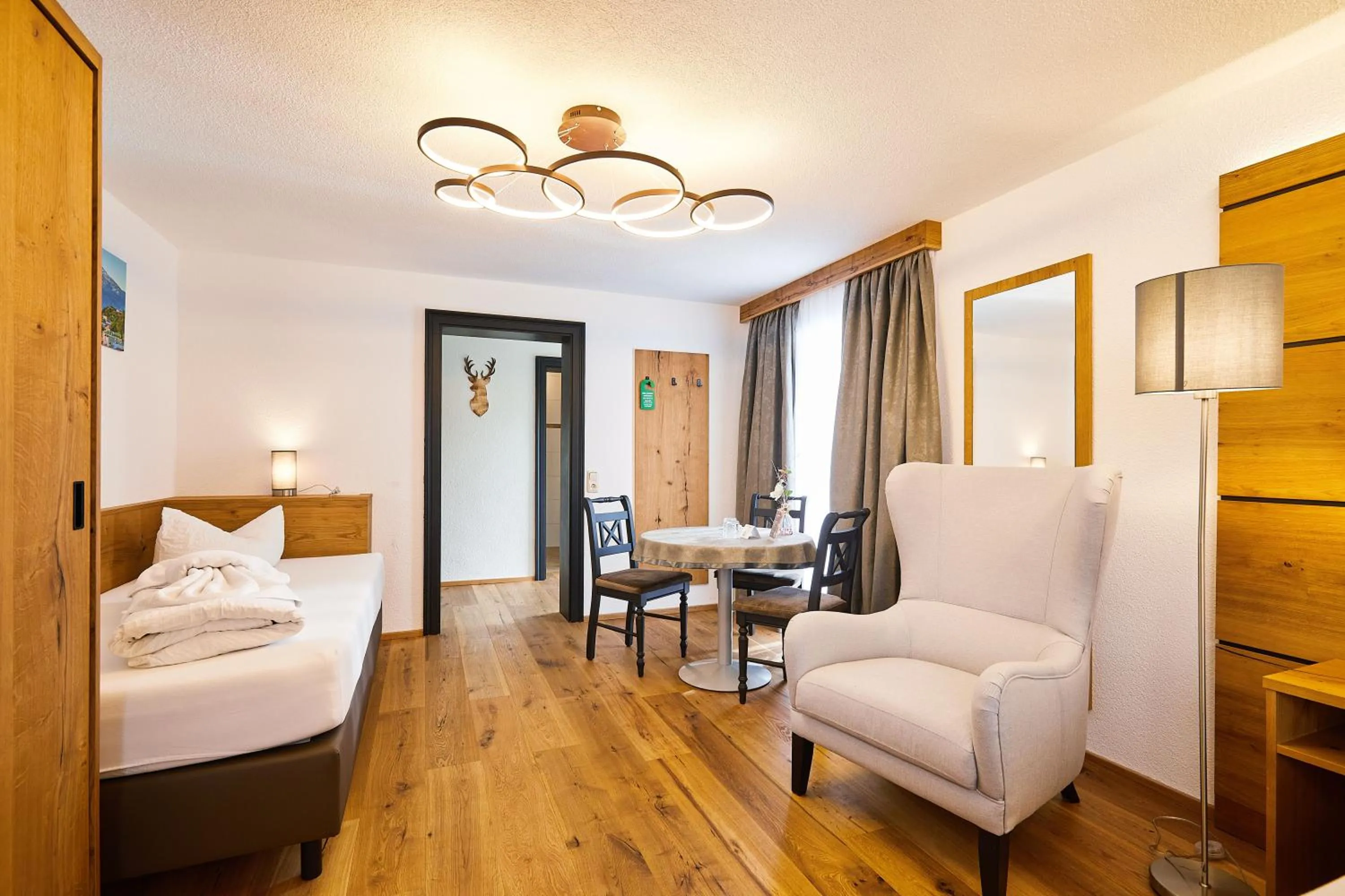 Living room, Bed in Hotel Rupertihof