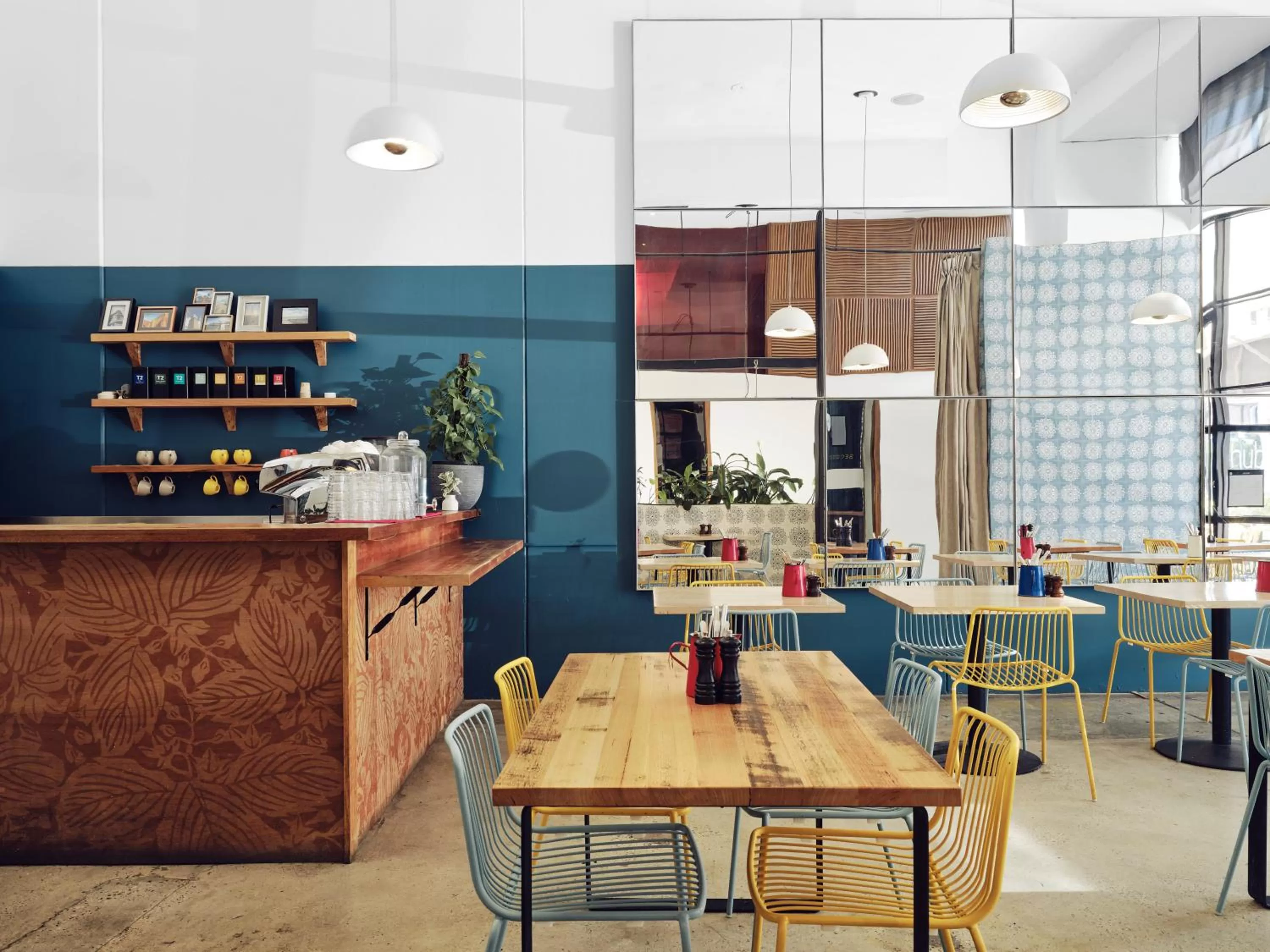 Restaurant/places to eat in Saint Kilda Beach Hotel