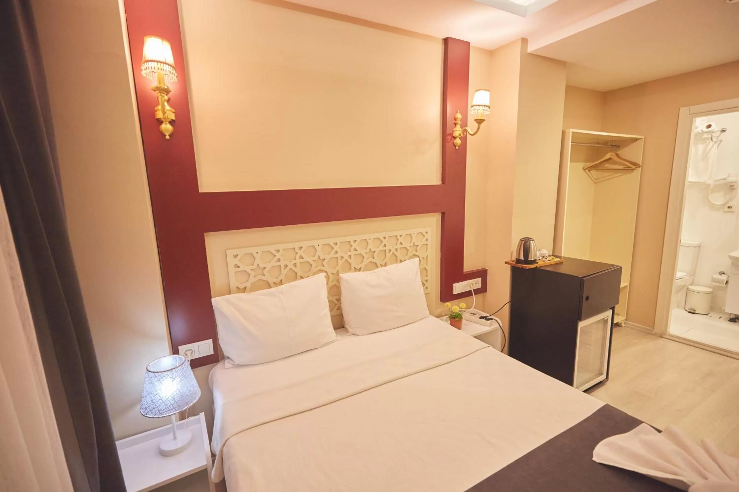 Photo of the whole room, Bed in Albatros Hagia Sophia Hotel