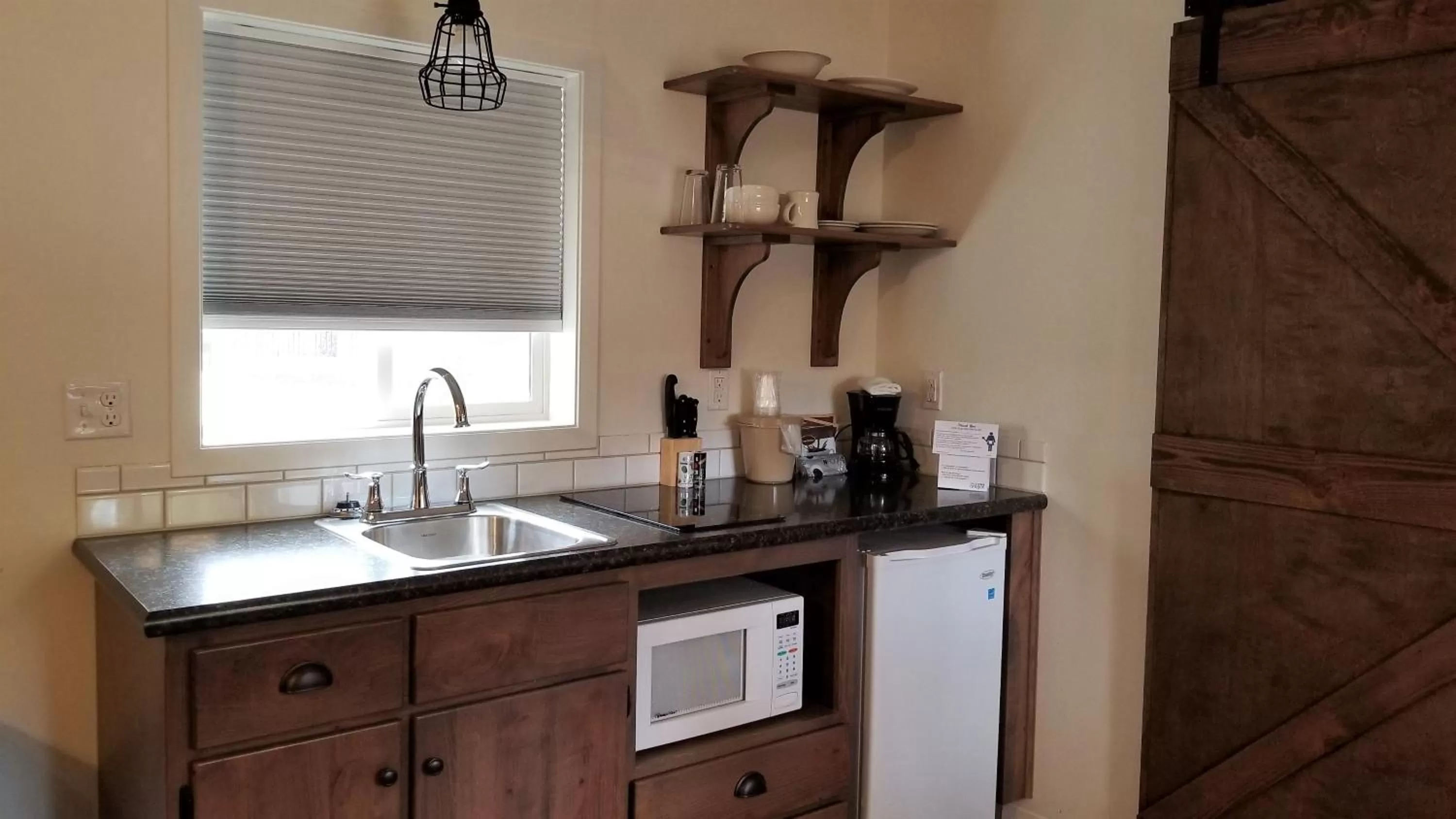 Kitchen or kitchenette in Eagle Cap Chalets