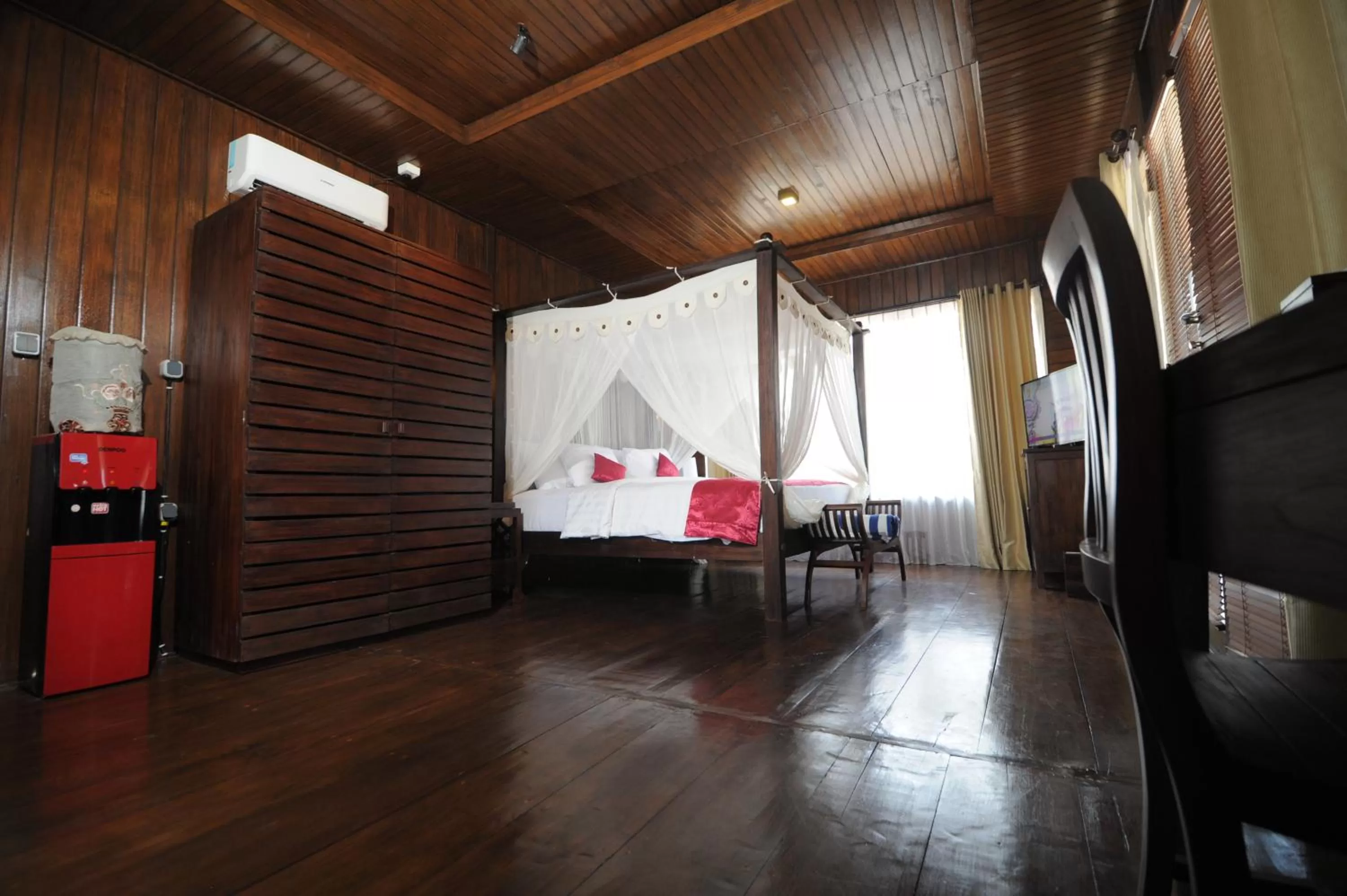 Bedroom, Bed in Sylvia Beach Villa