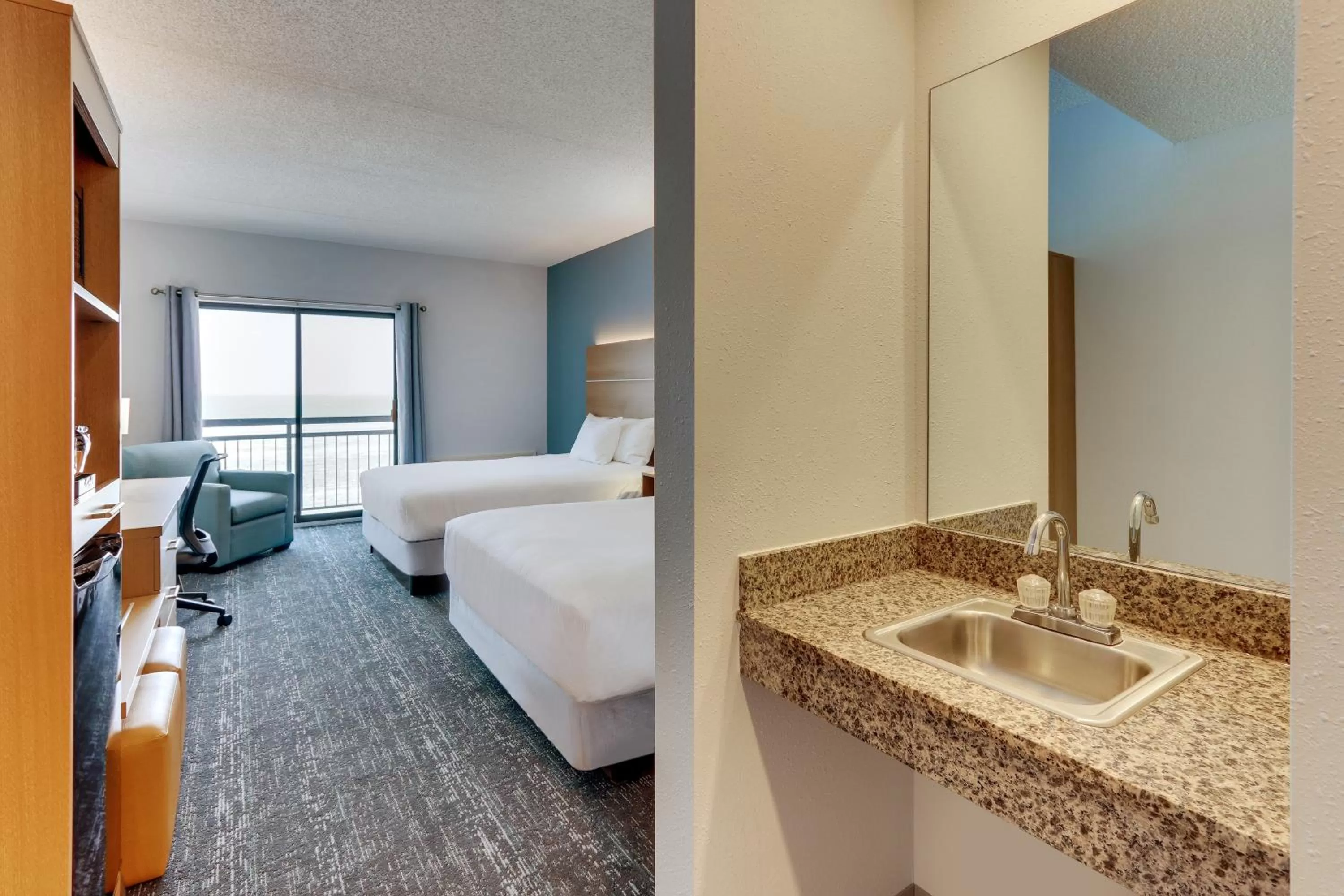 Bed in Parkshore Resort