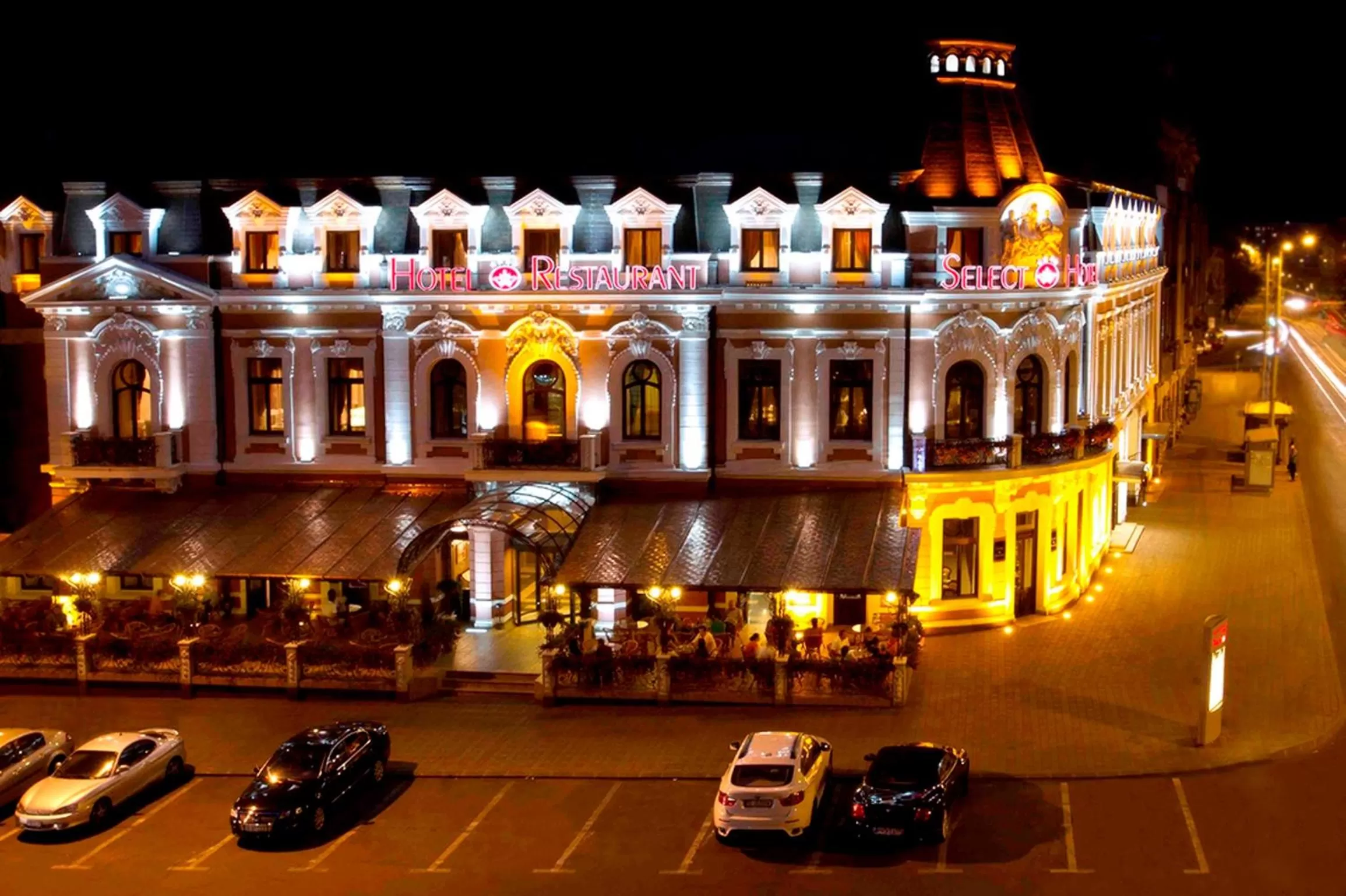 Facade/entrance in Hotel Select