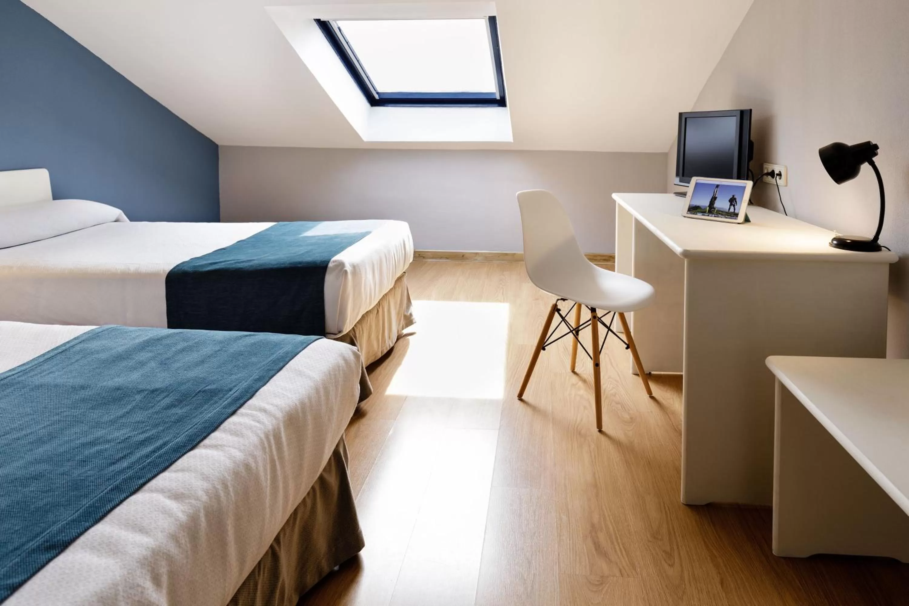 Photo of the whole room, Bed in Hotel Jakue