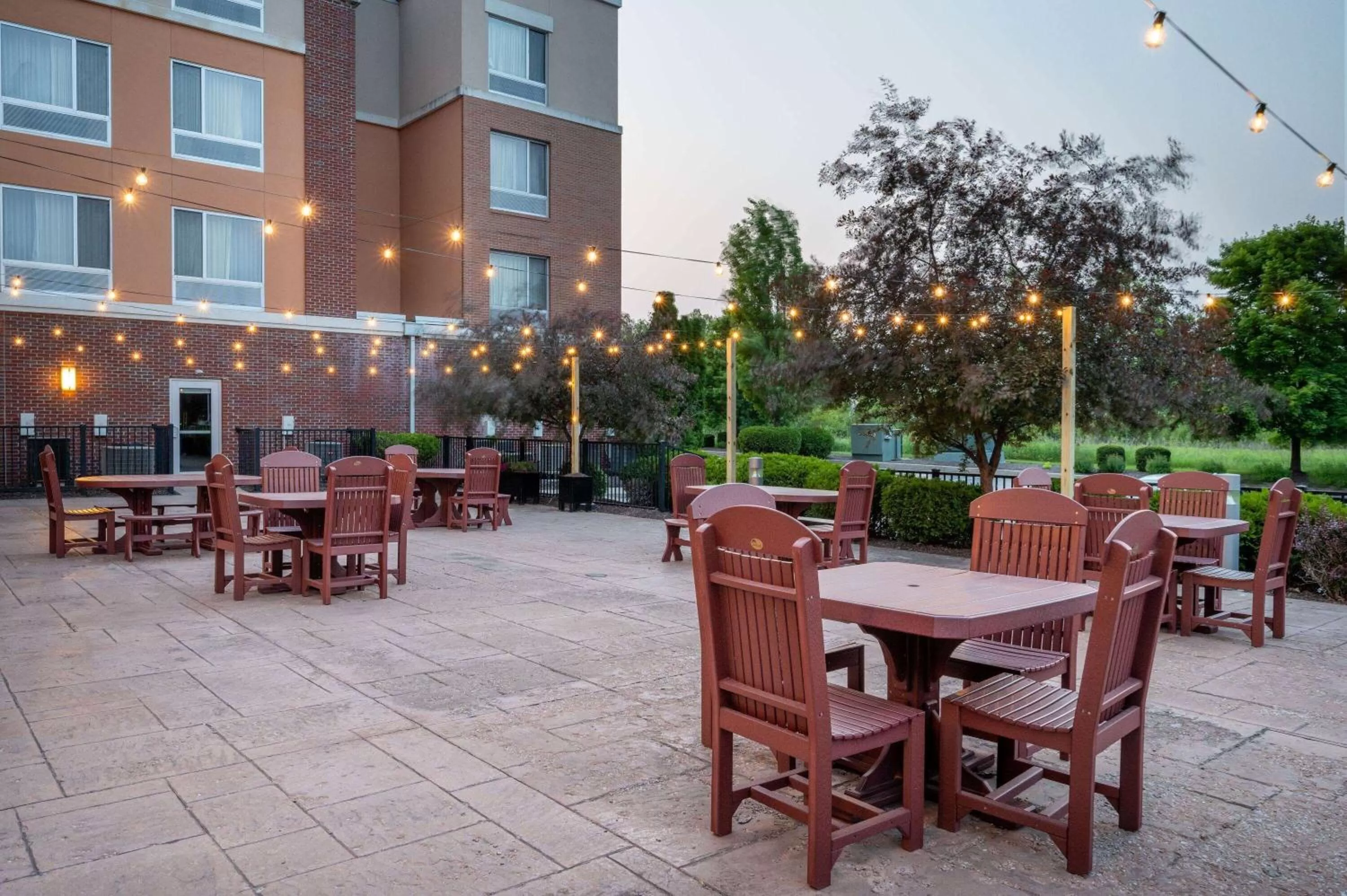 Inner courtyard view in Wyndham Noblesville
