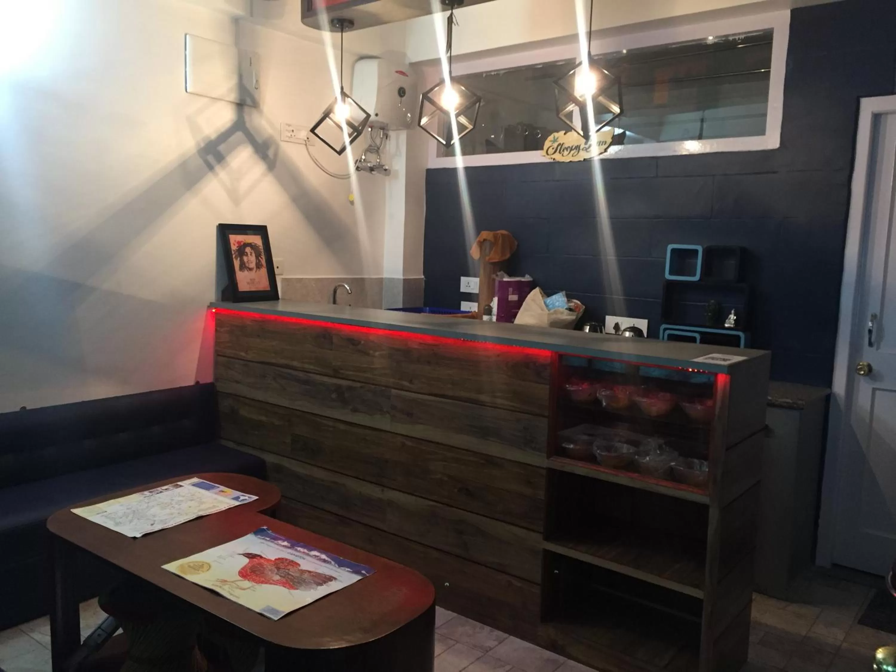 Lobby or reception in Sleepy Sam -The Traveller’s Hostel